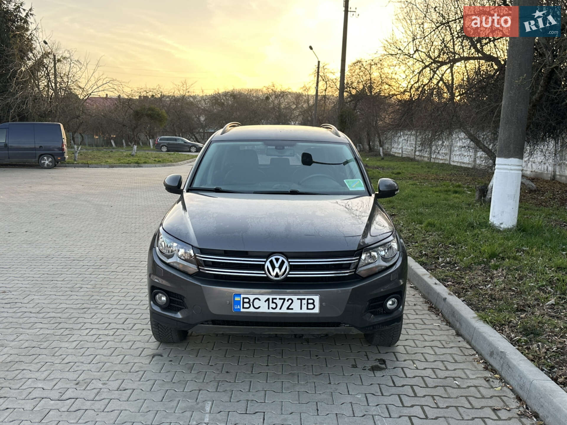 Volkswagen Tiguan 2016 VIN WVGAV7AX8HK017859 фото оголошення 3 з 23