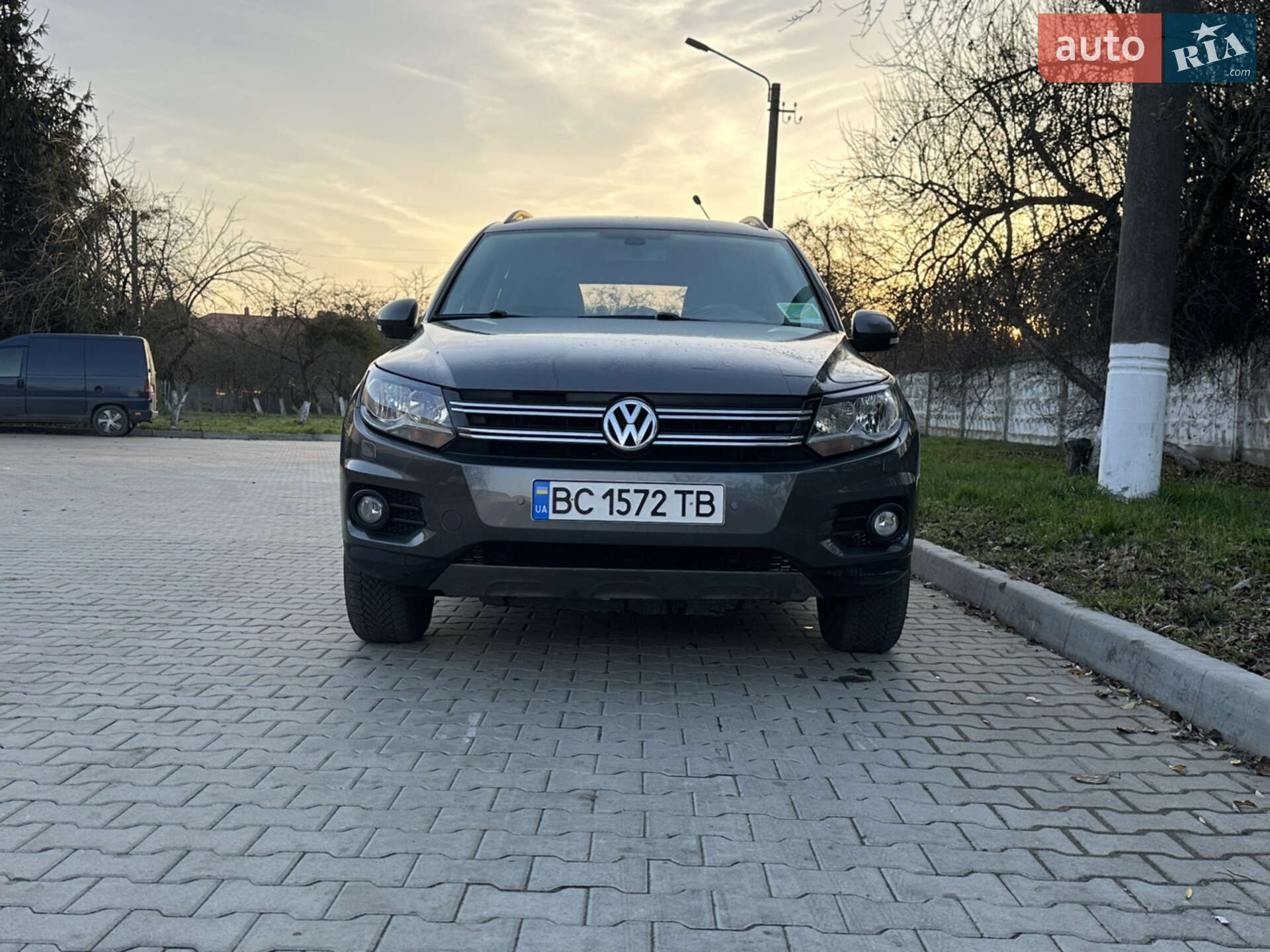 Volkswagen Tiguan 2016 VIN WVGAV7AX8HK017859 фото оголошення 4 з 23