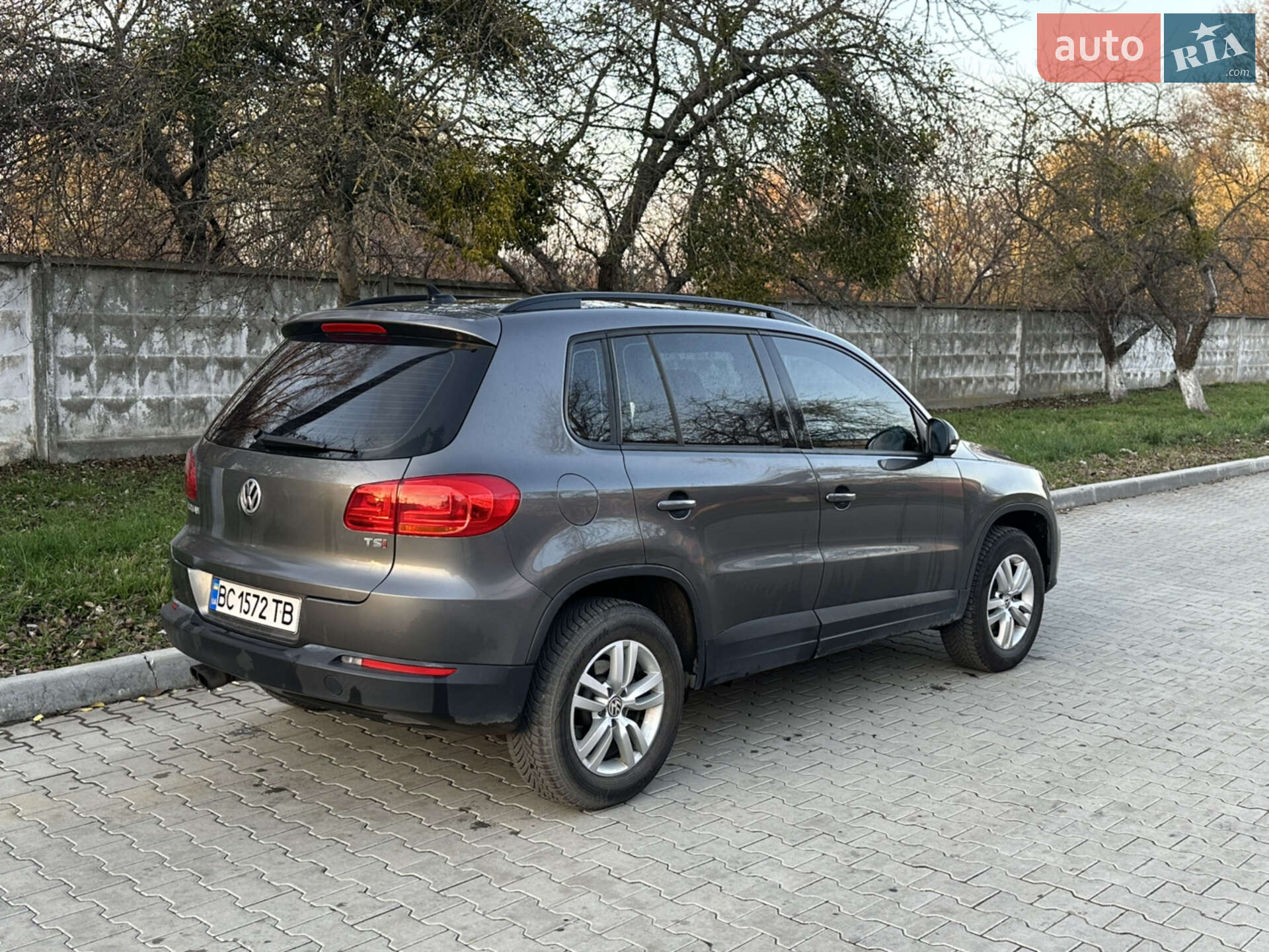 Volkswagen Tiguan 2016 VIN WVGAV7AX8HK017859 фото оголошення 5 з 23