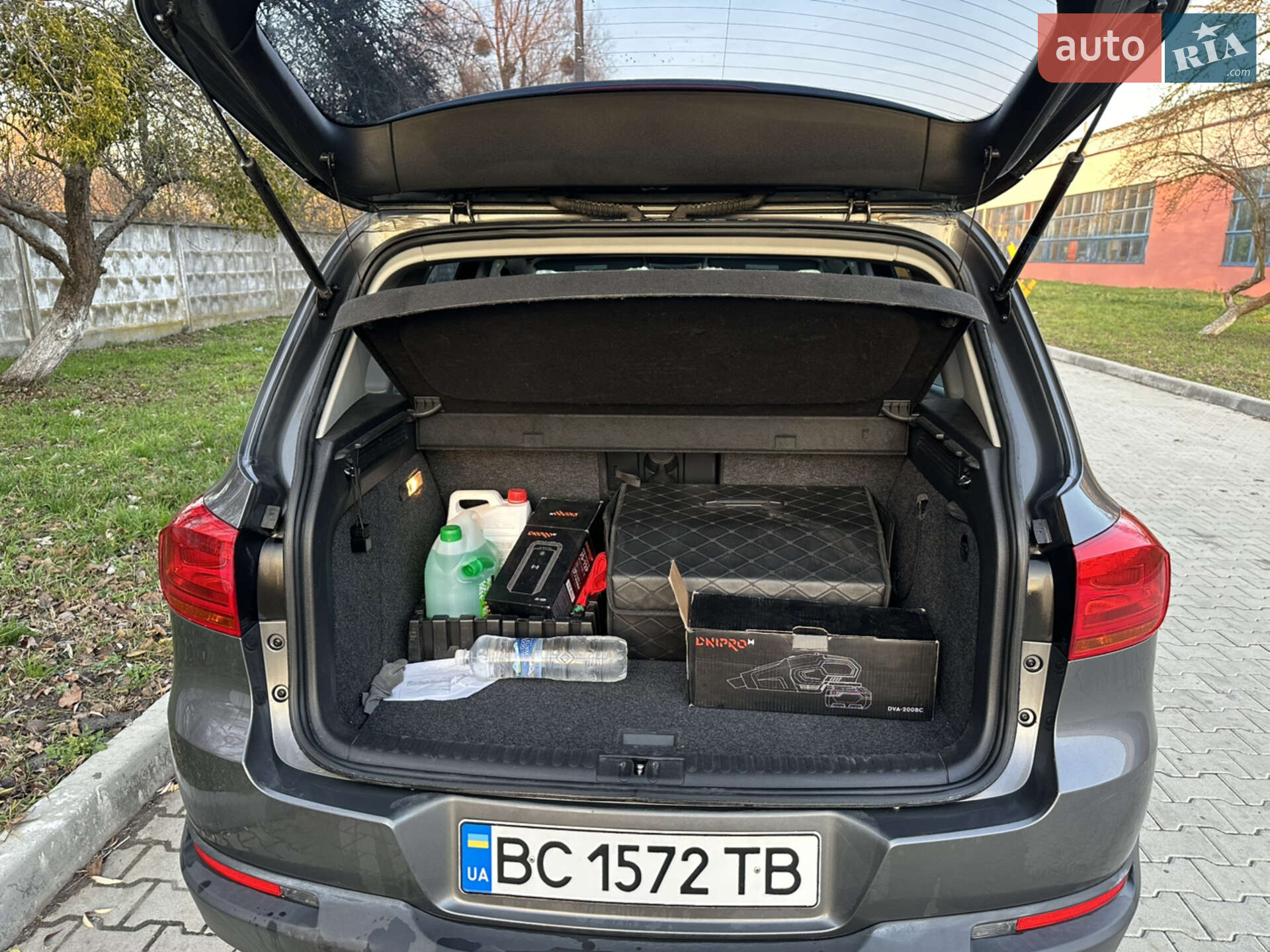 Volkswagen Tiguan 2016 VIN WVGAV7AX8HK017859 фото оголошення 12 з 23