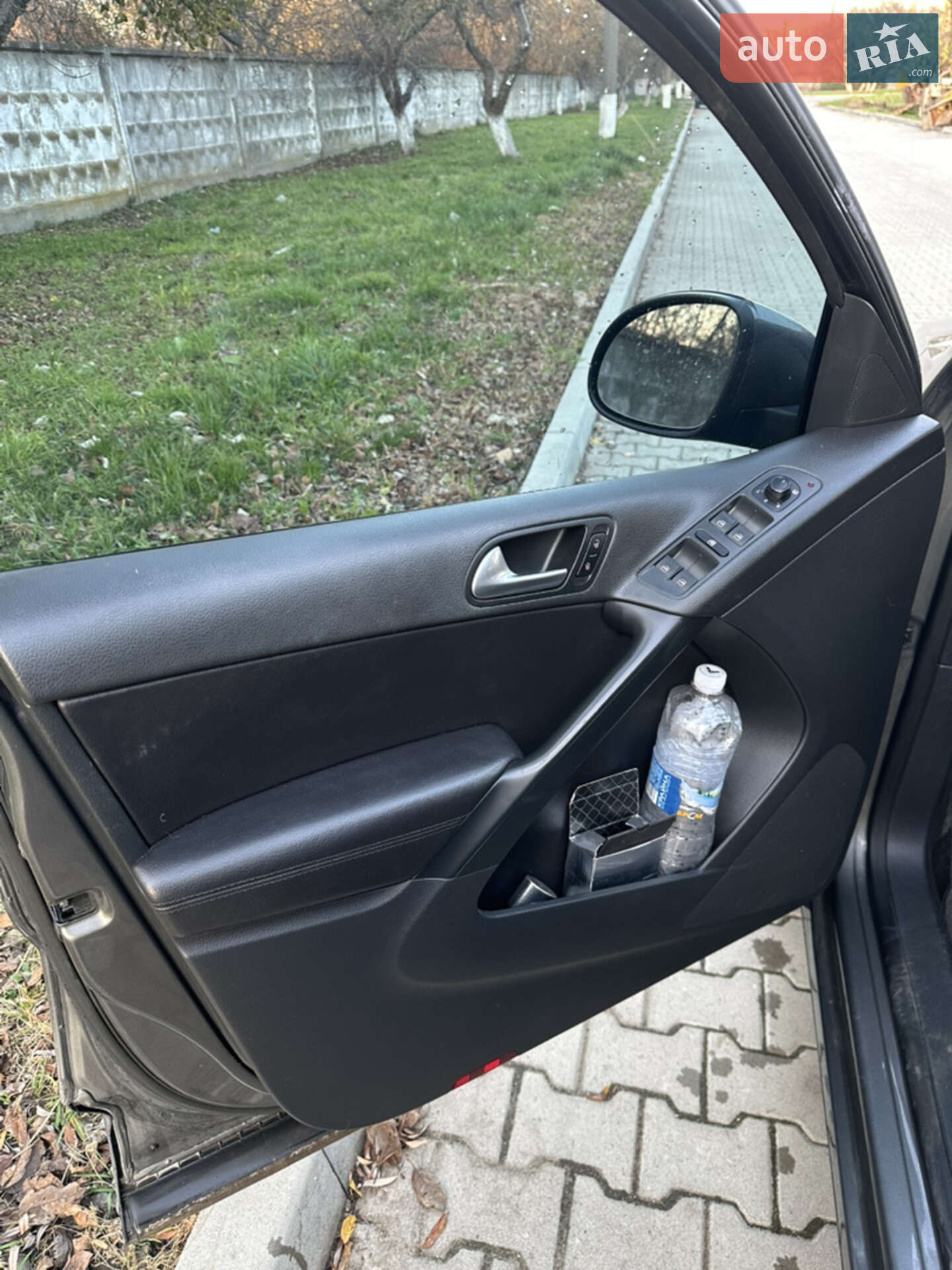 Volkswagen Tiguan 2016 VIN WVGAV7AX8HK017859 фото оголошення 17 з 23