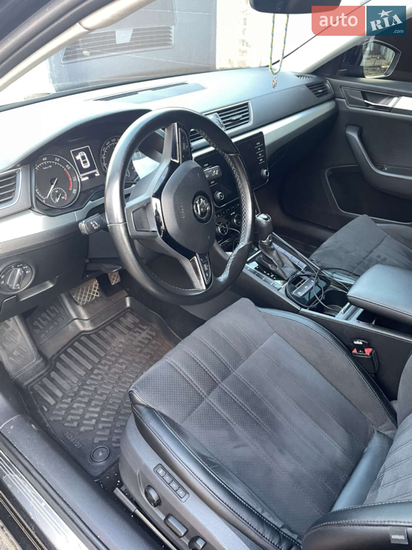 Skoda Superb 2017 VIN TMBAL4NP2JB300010 фото оголошення 10 з 31