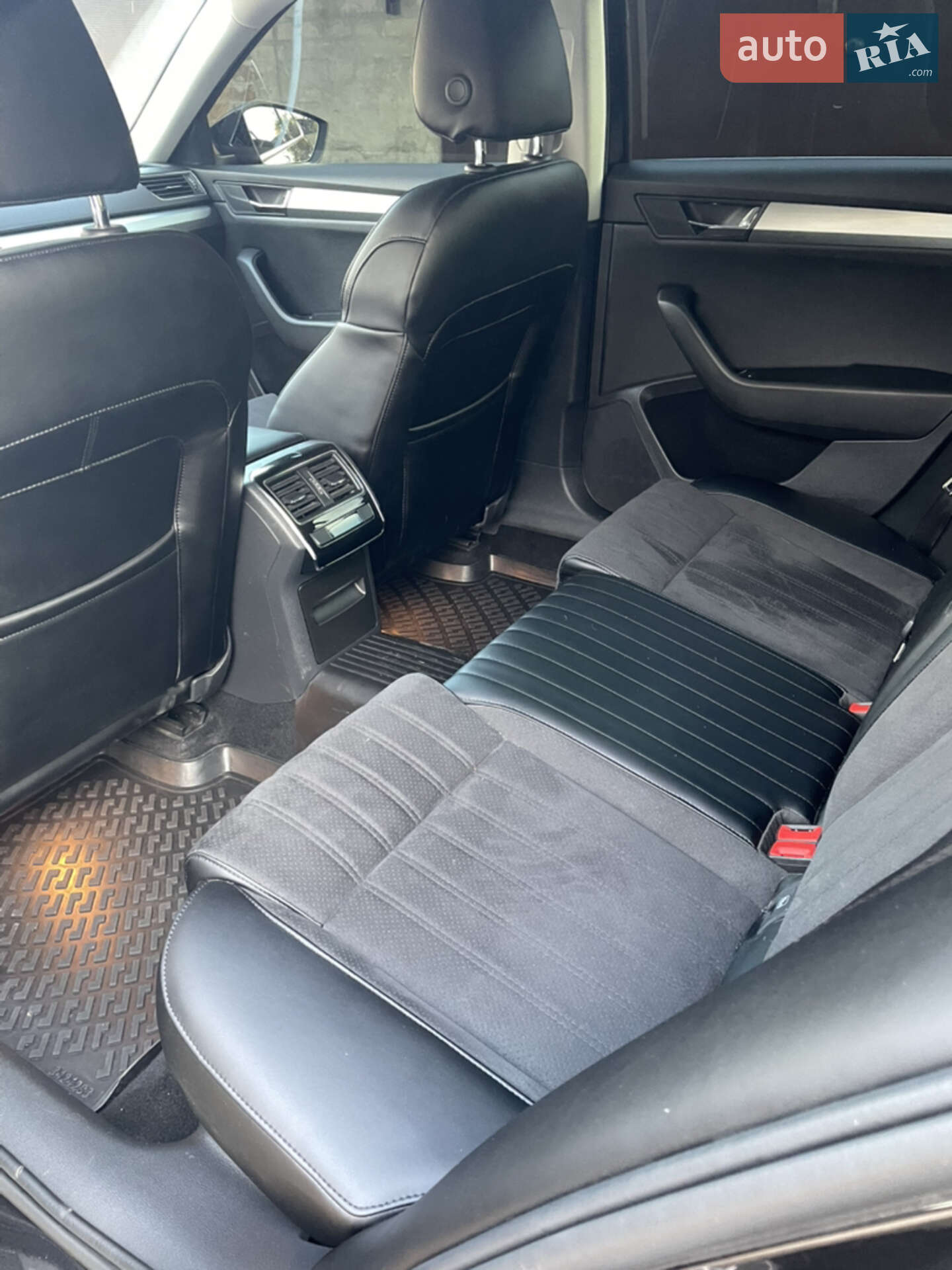 Skoda Superb 2017 VIN TMBAL4NP2JB300010 фото оголошення 9 з 31