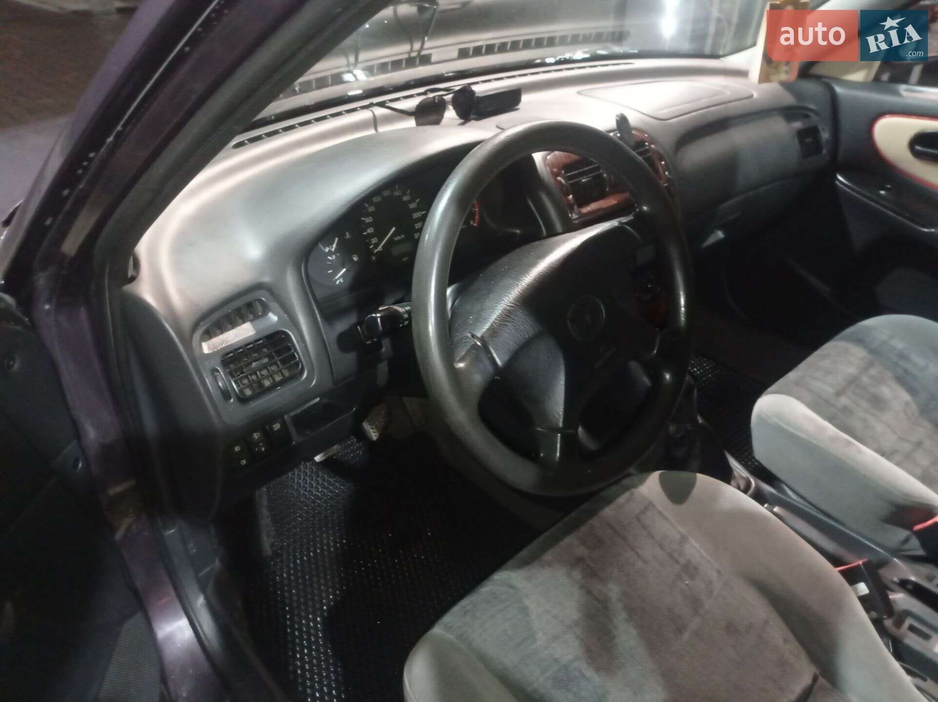 Mazda 626 1998 VIN JMZGW19P201129731 фото оголошення 18 з 36
