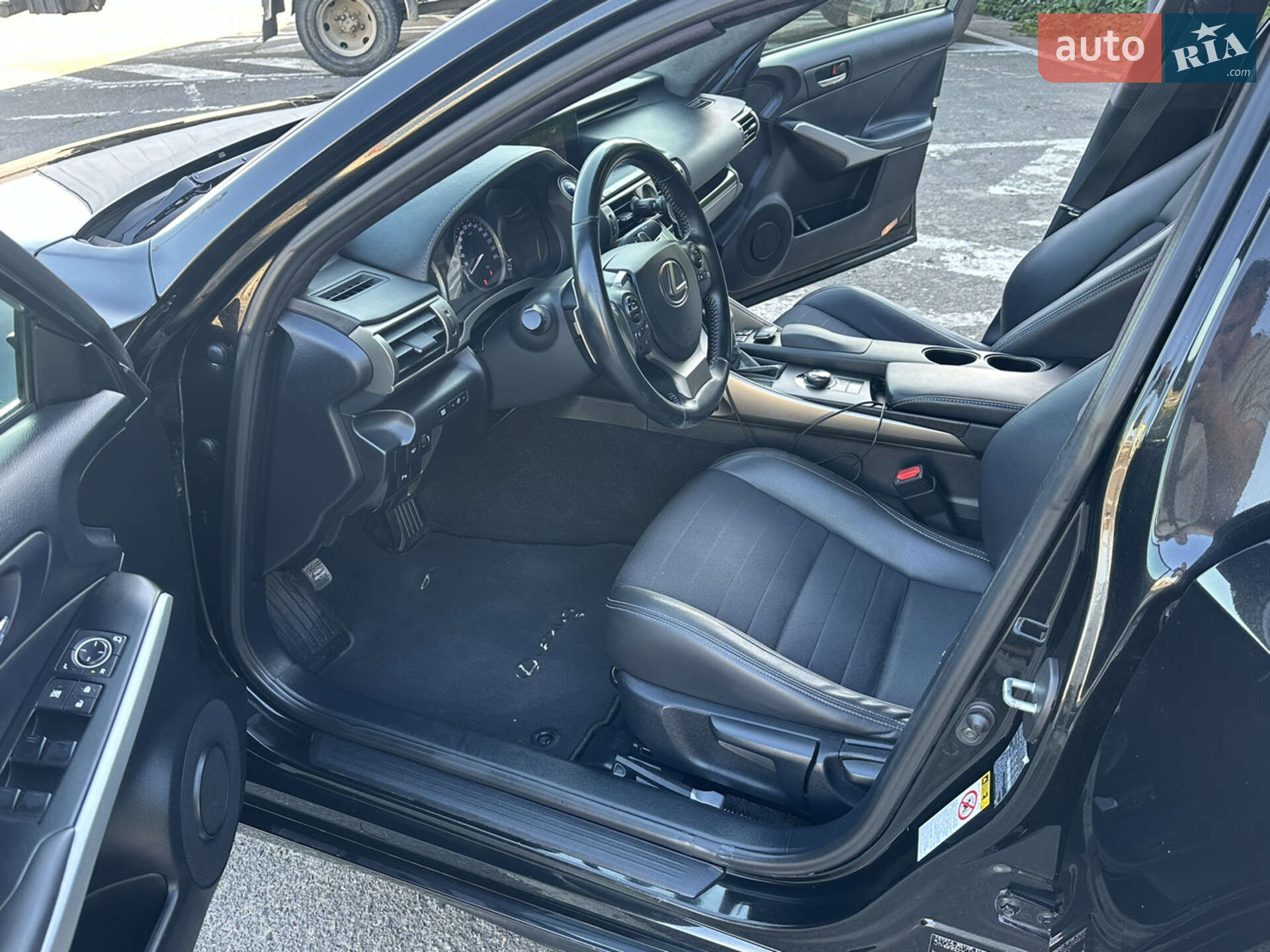Lexus IS 2014 VIN JTHBH5D2X05024110 фото оголошення 16 з 23