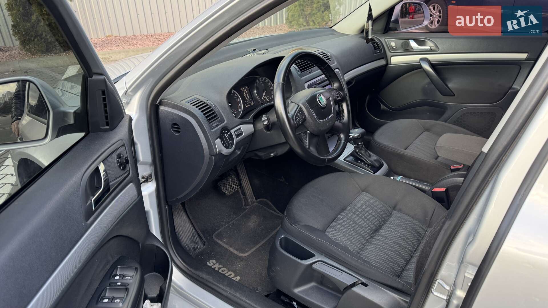 Skoda Octavia 2011 VIN TMBBT61Z3B8026726 фото оголошення 21 з 38