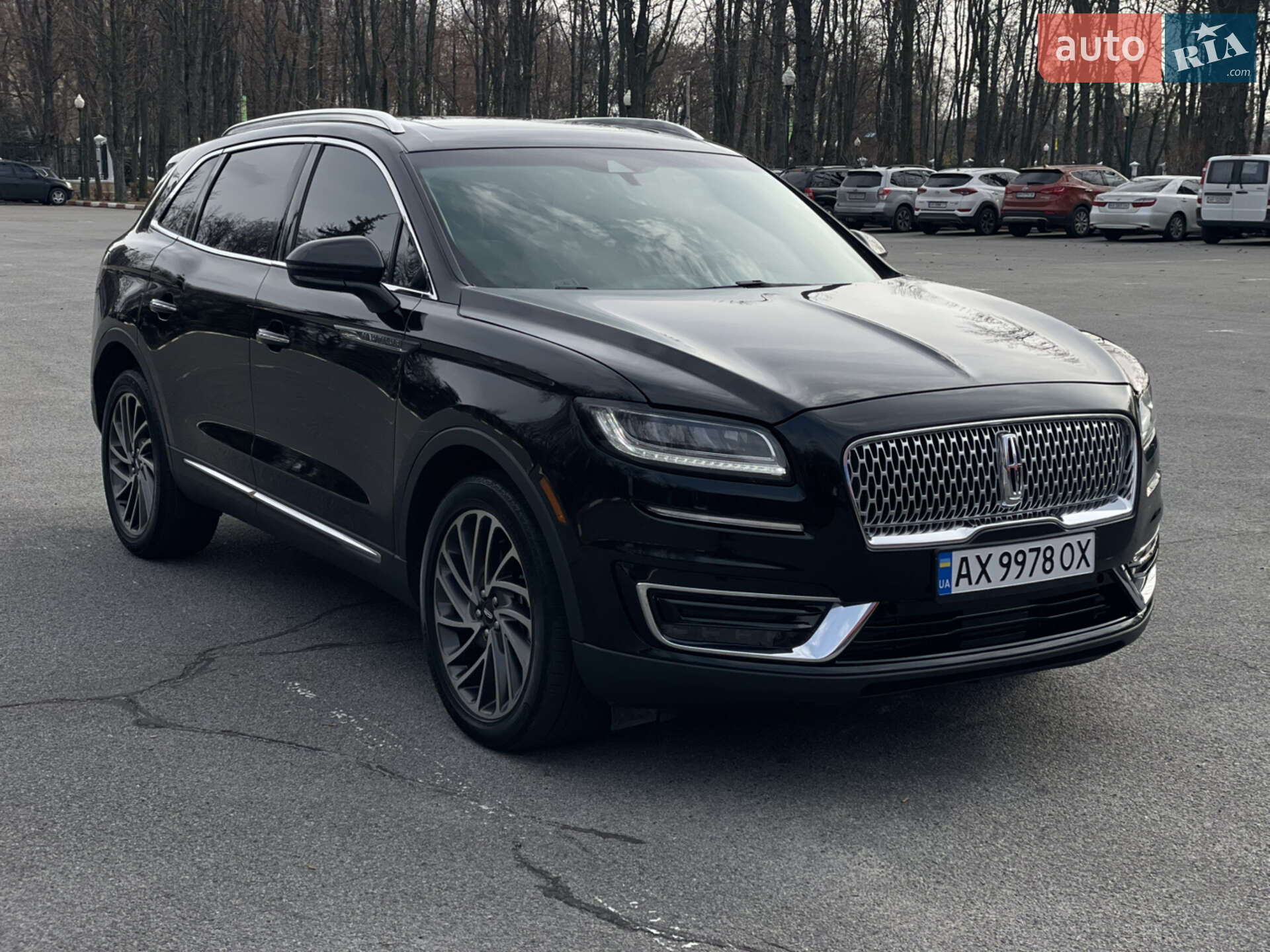 Lincoln Nautilus 2019 VIN 2LMPJ8LPXKBL61711 фото оголошення 4 з 32