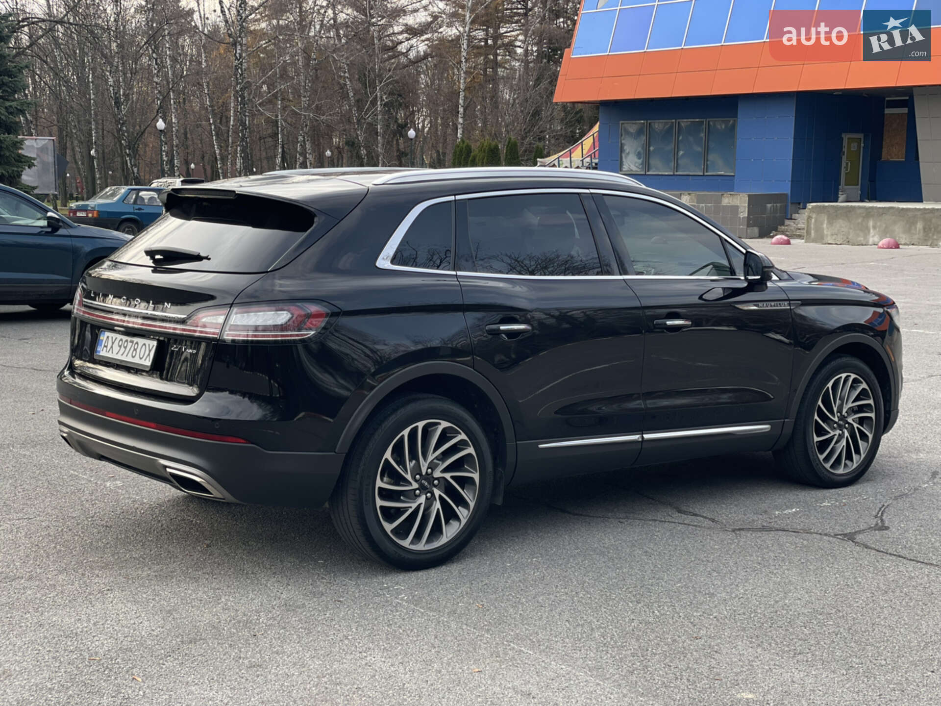 Lincoln Nautilus 2019 VIN 2LMPJ8LPXKBL61711 фото оголошення 5 з 32