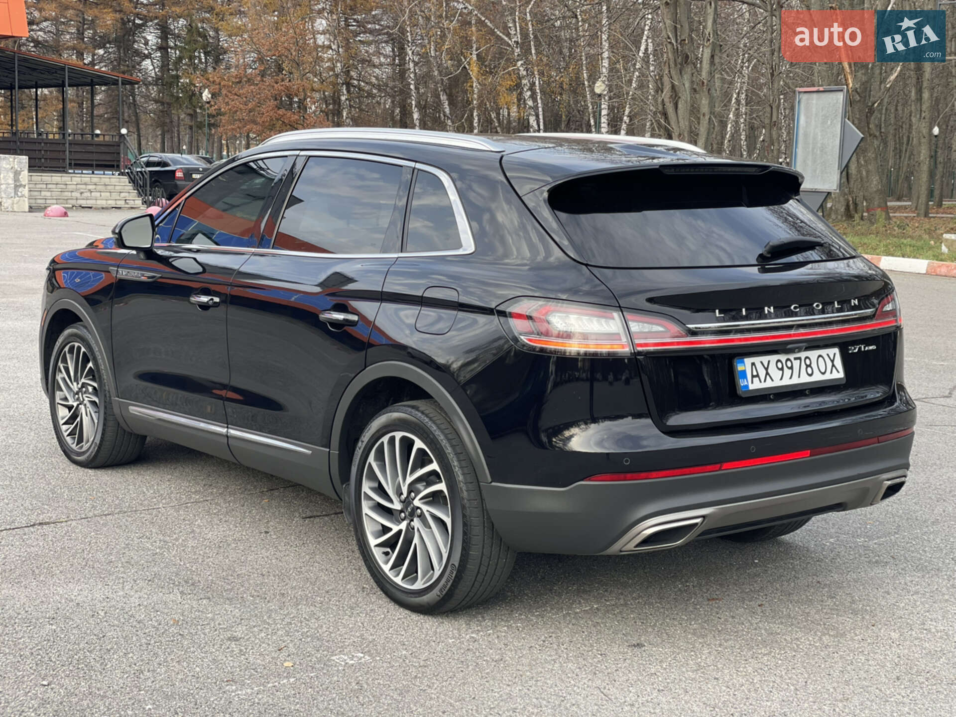 Lincoln Nautilus 2019 VIN 2LMPJ8LPXKBL61711 фото оголошення 8 з 32