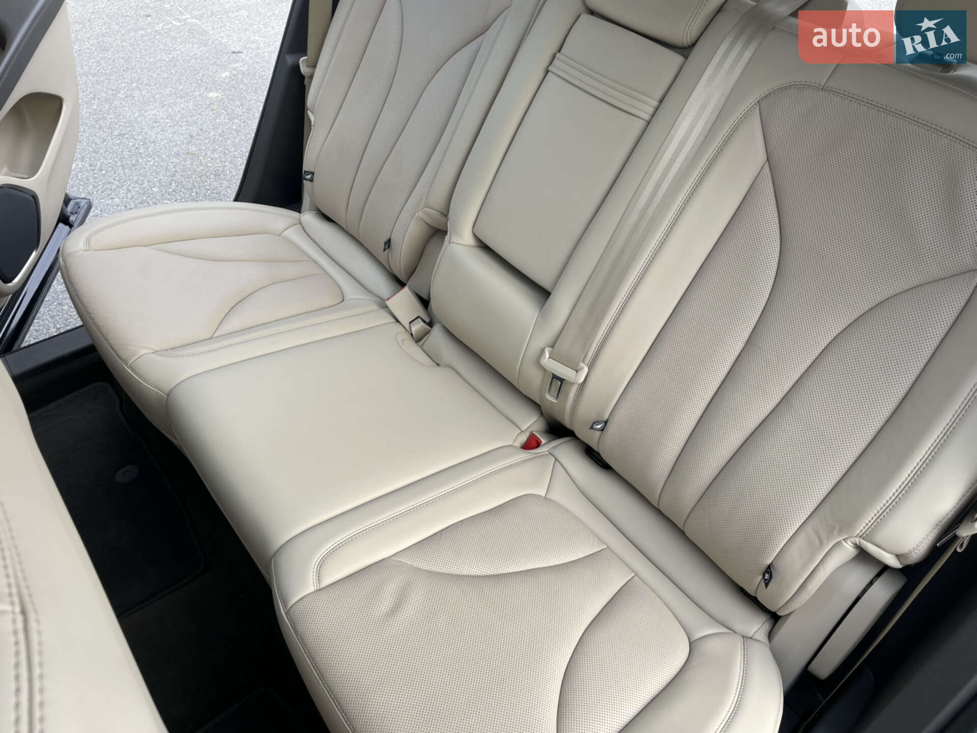 Lincoln Nautilus 2019 VIN 2LMPJ8LPXKBL61711 фото оголошення 14 з 32
