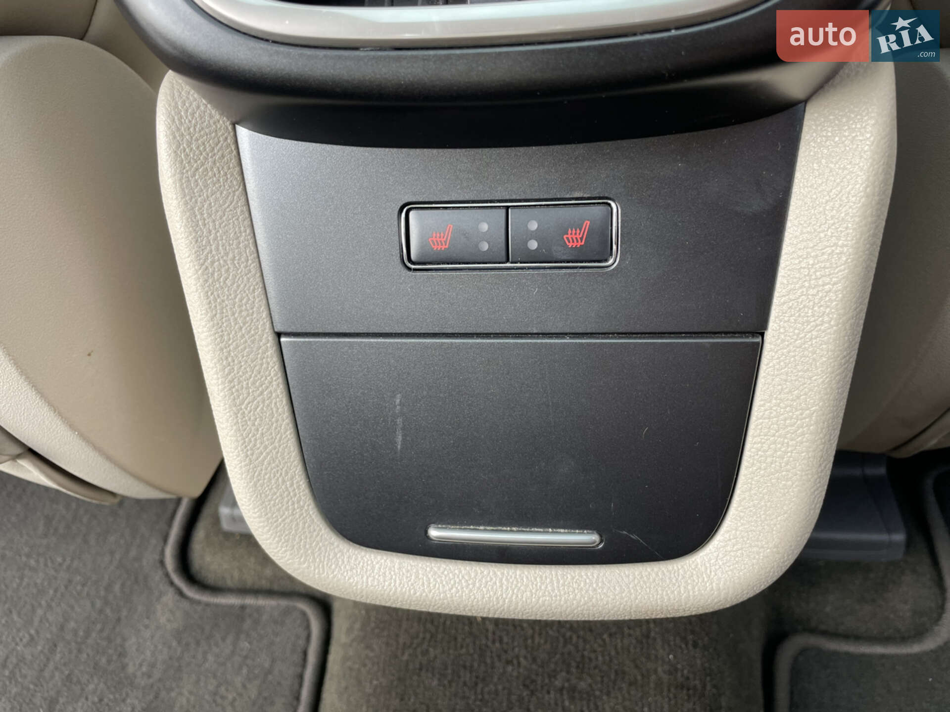 Lincoln Nautilus 2019 VIN 2LMPJ8LPXKBL61711 фото оголошення 19 з 32