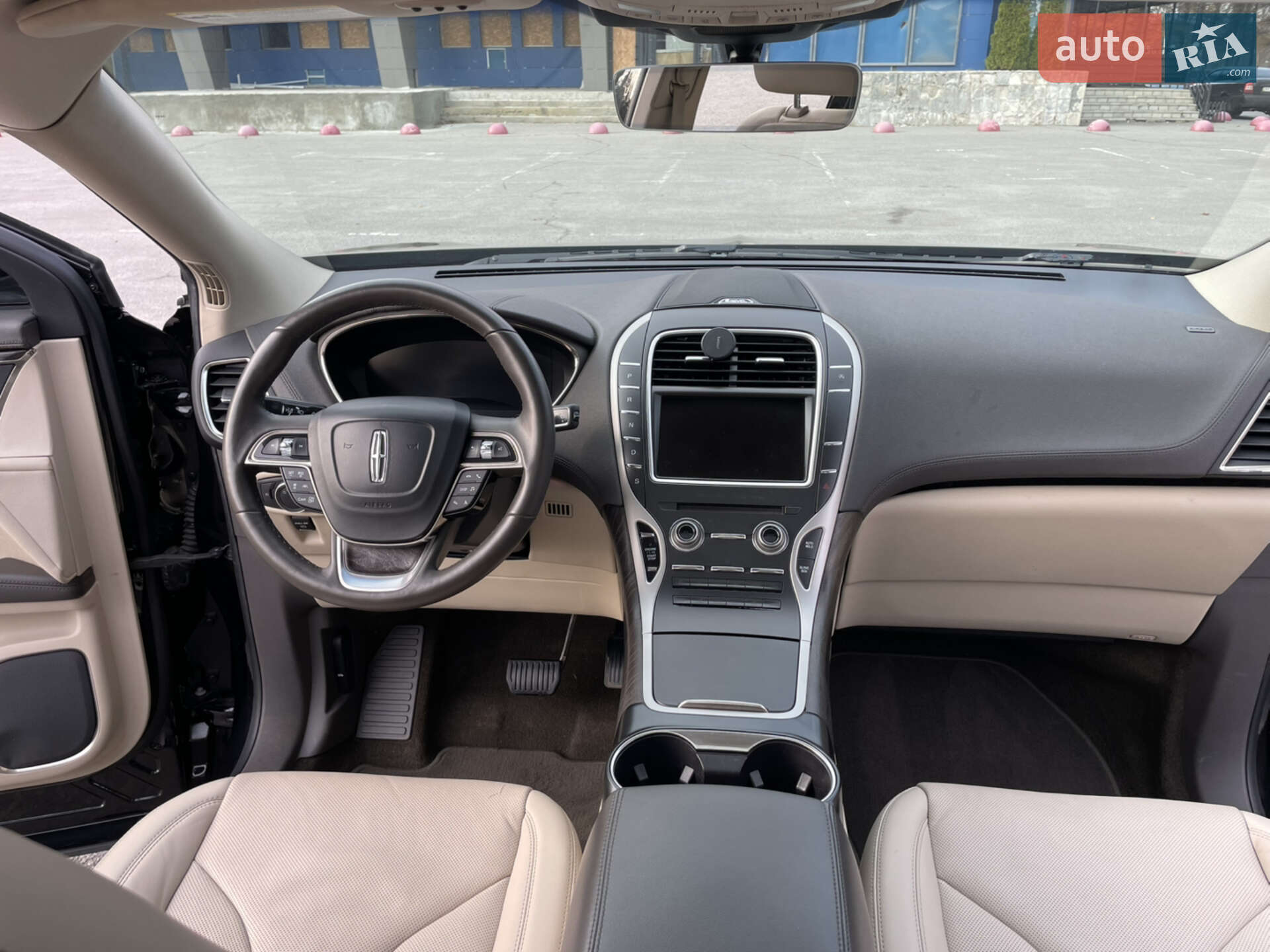 Lincoln Nautilus 2019 VIN 2LMPJ8LPXKBL61711 фото оголошення 20 з 32