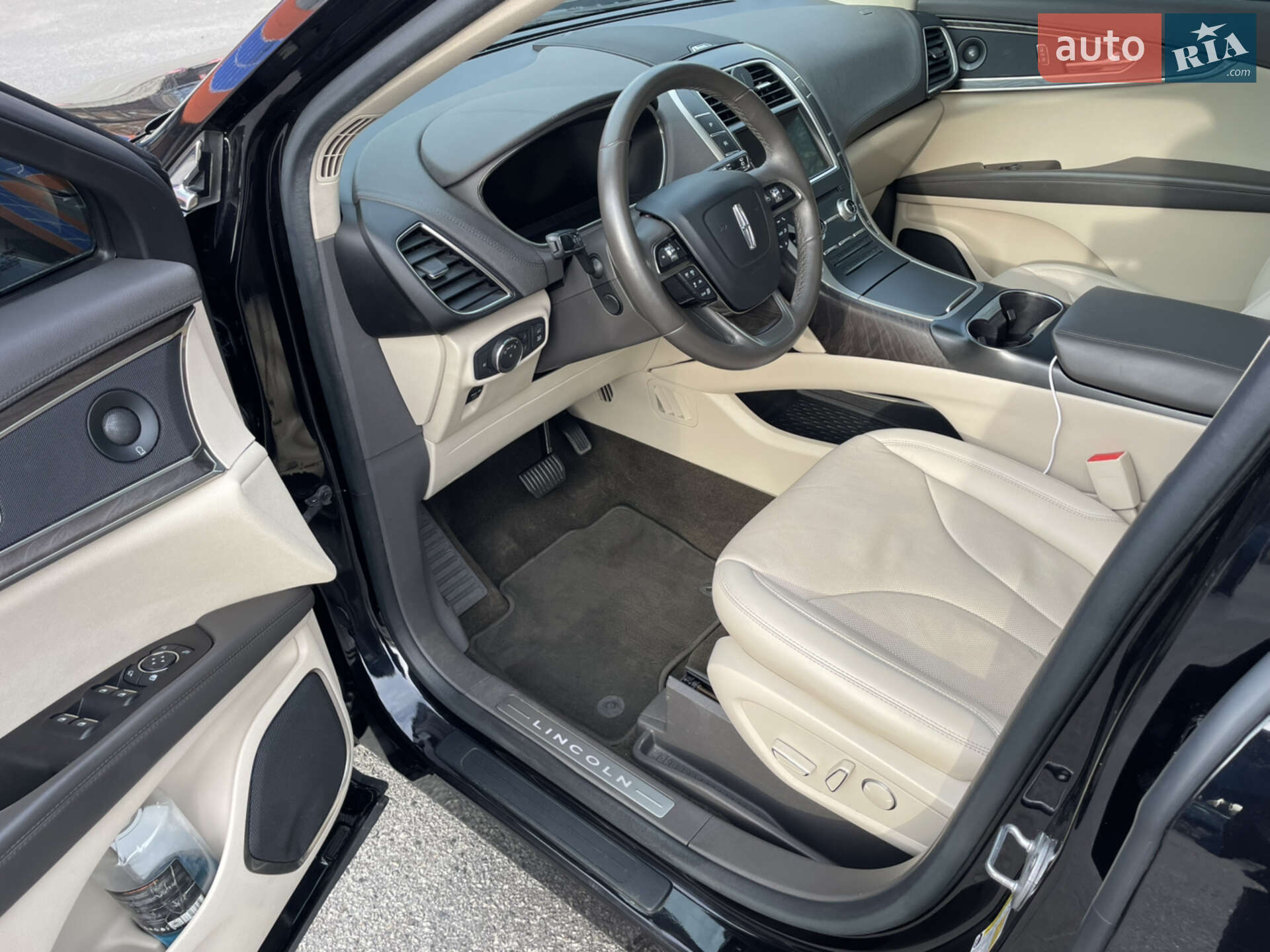 Lincoln Nautilus 2019 VIN 2LMPJ8LPXKBL61711 фото оголошення 22 з 32