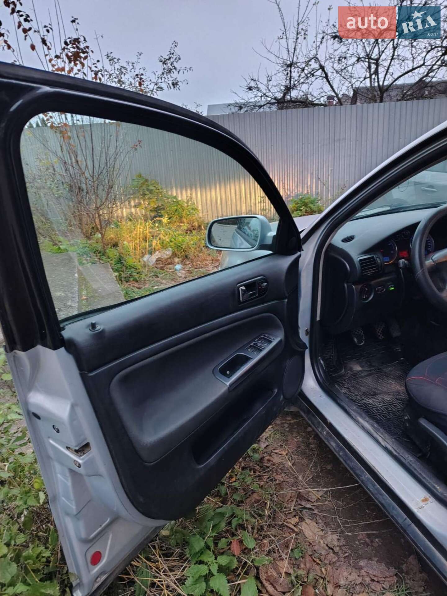 Volkswagen Passat 2000 VIN WVWNA23B8YE255571 фото оголошення 7 з 16