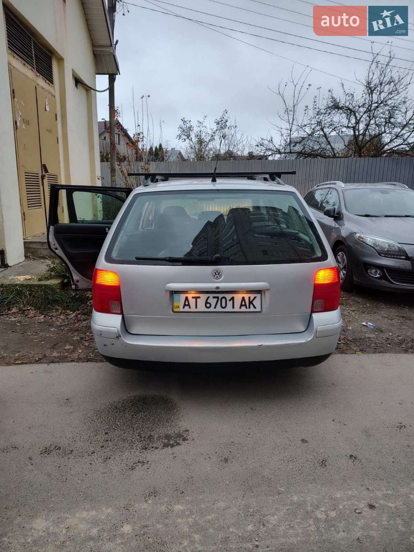 Volkswagen Passat 2000 VIN WVWNA23B8YE255571 фото оголошення 4 з 16