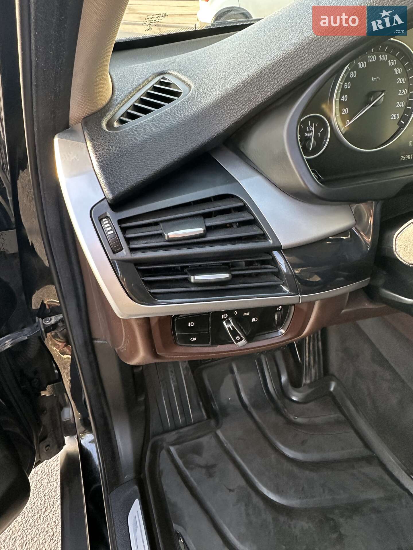 BMW X5 2016 VIN WBALS010000S34920 фото оголошення 26 з 36
