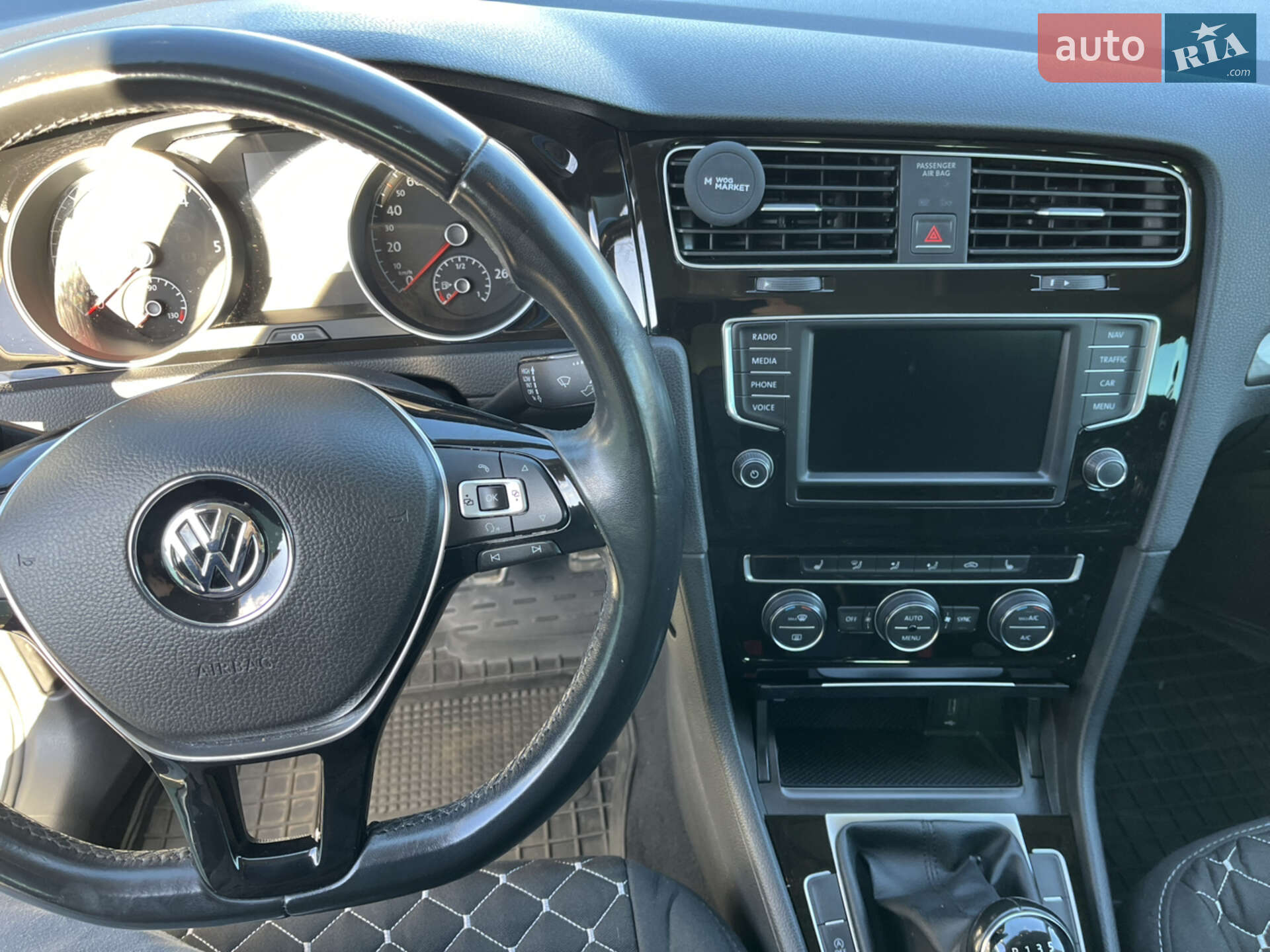 Volkswagen Golf 2016 VIN WVWZZZAUZGP625797 фото оголошення 10 з 73
