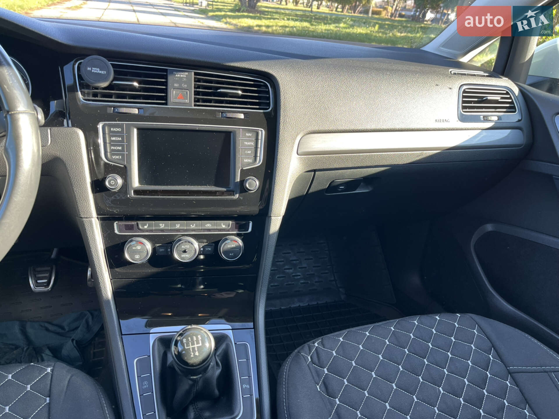 Volkswagen Golf 2016 VIN WVWZZZAUZGP625797 фото оголошення 17 з 73