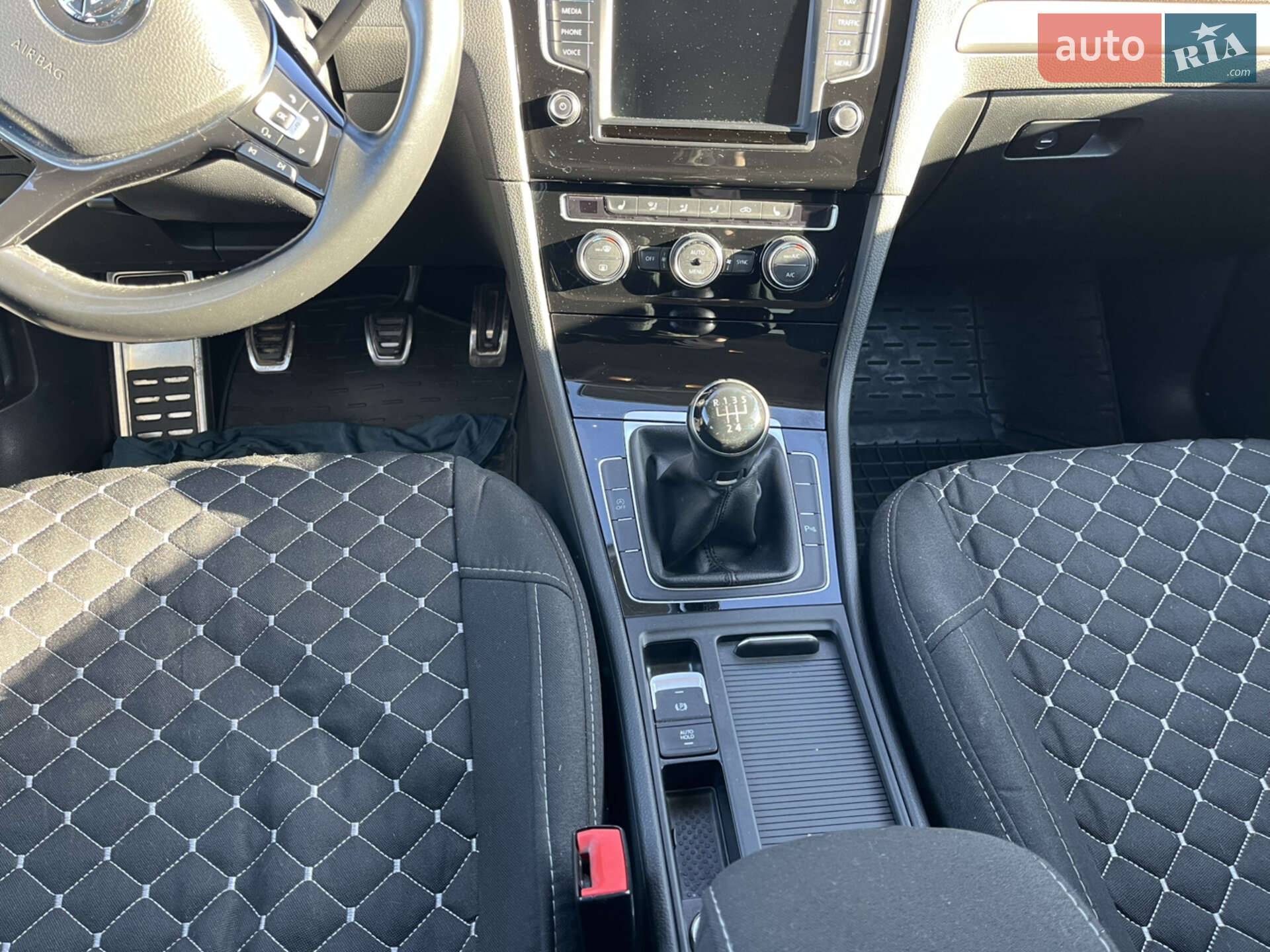 Volkswagen Golf 2016 VIN WVWZZZAUZGP625797 фото оголошення 18 з 73