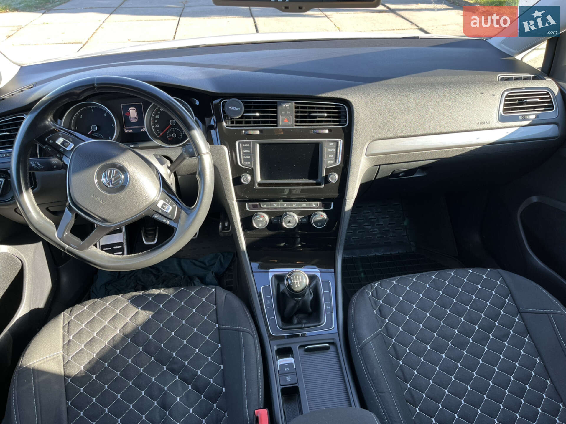 Volkswagen Golf 2016 VIN WVWZZZAUZGP625797 фото оголошення 21 з 73