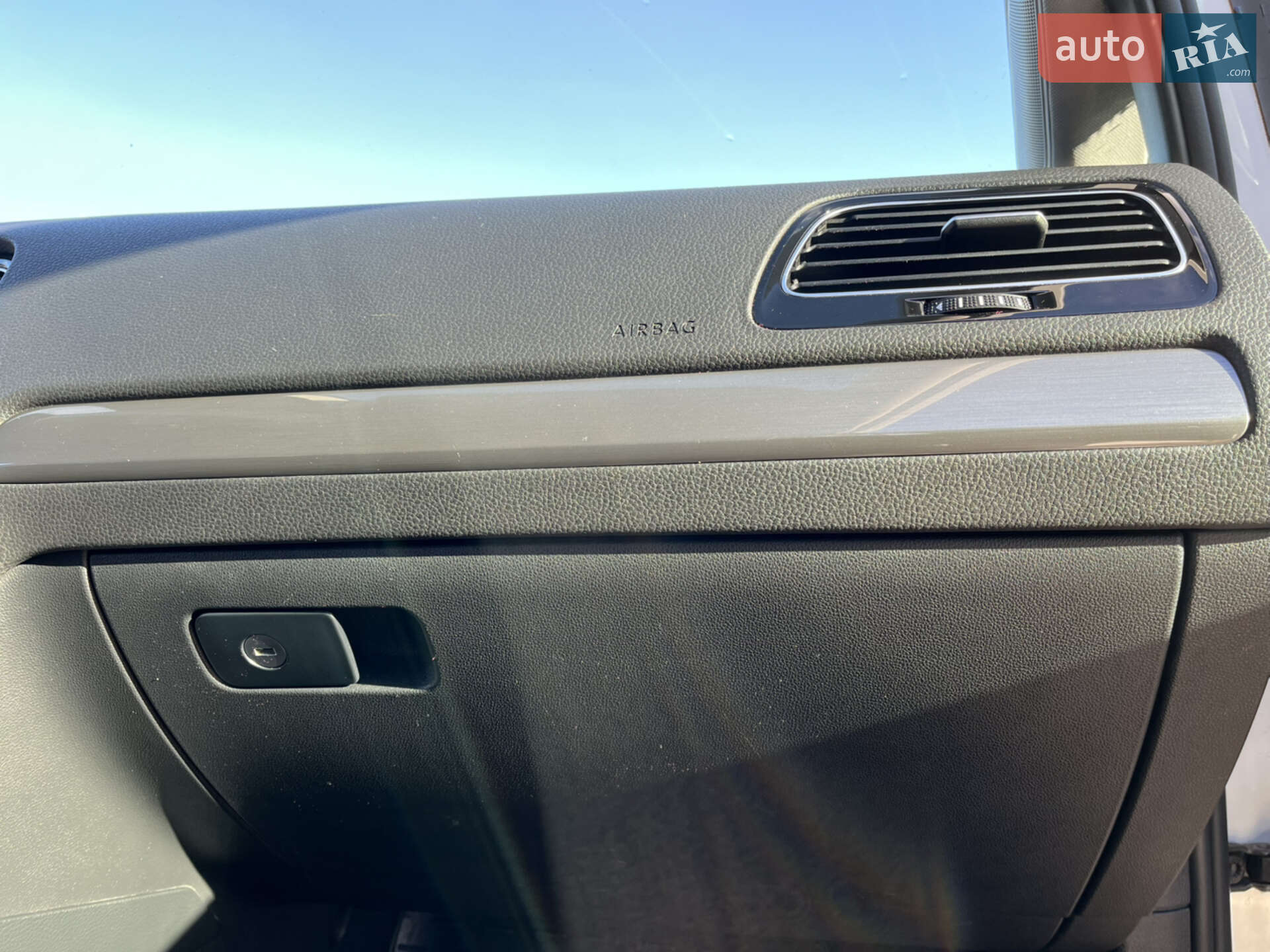 Volkswagen Golf 2016 VIN WVWZZZAUZGP625797 фото оголошення 27 з 73