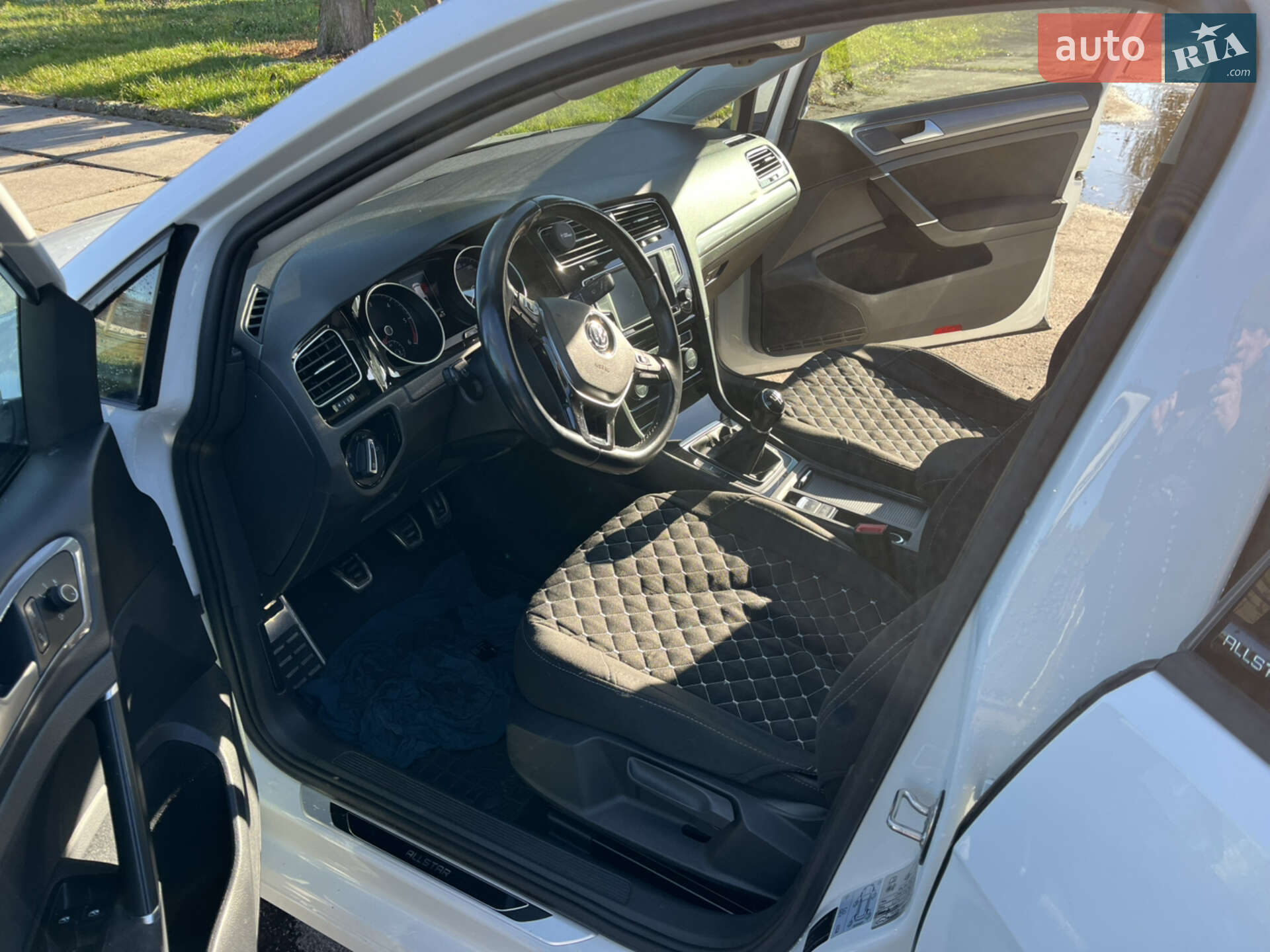 Volkswagen Golf 2016 VIN WVWZZZAUZGP625797 фото оголошення 31 з 73