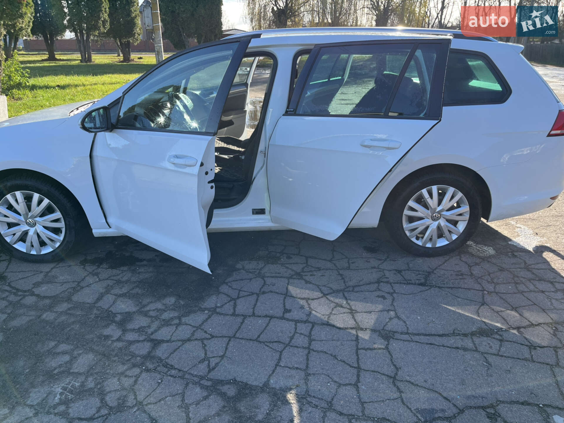 Volkswagen Golf 2016 VIN WVWZZZAUZGP625797 фото оголошення 32 з 73
