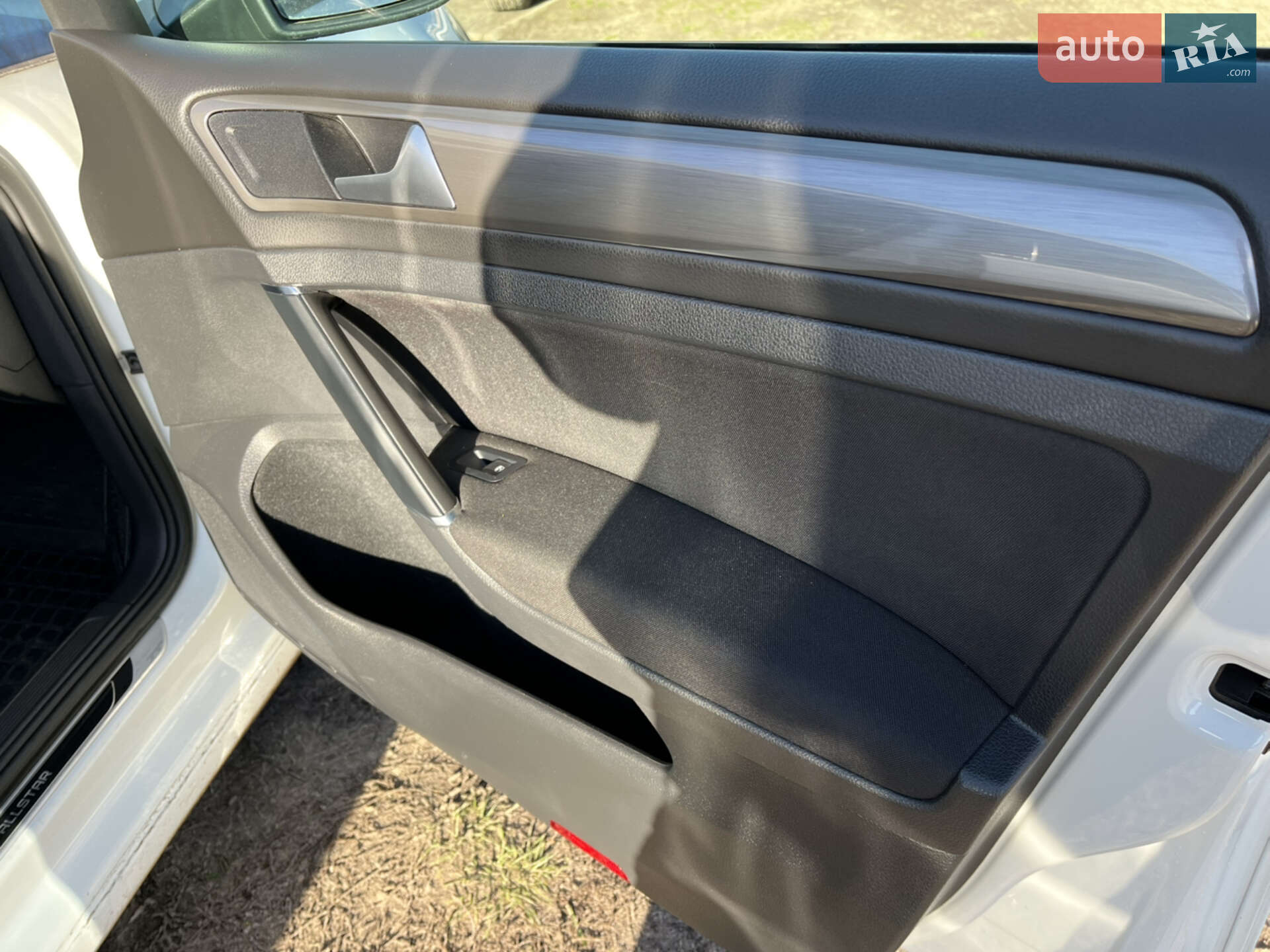 Volkswagen Golf 2016 VIN WVWZZZAUZGP625797 фото оголошення 58 з 73