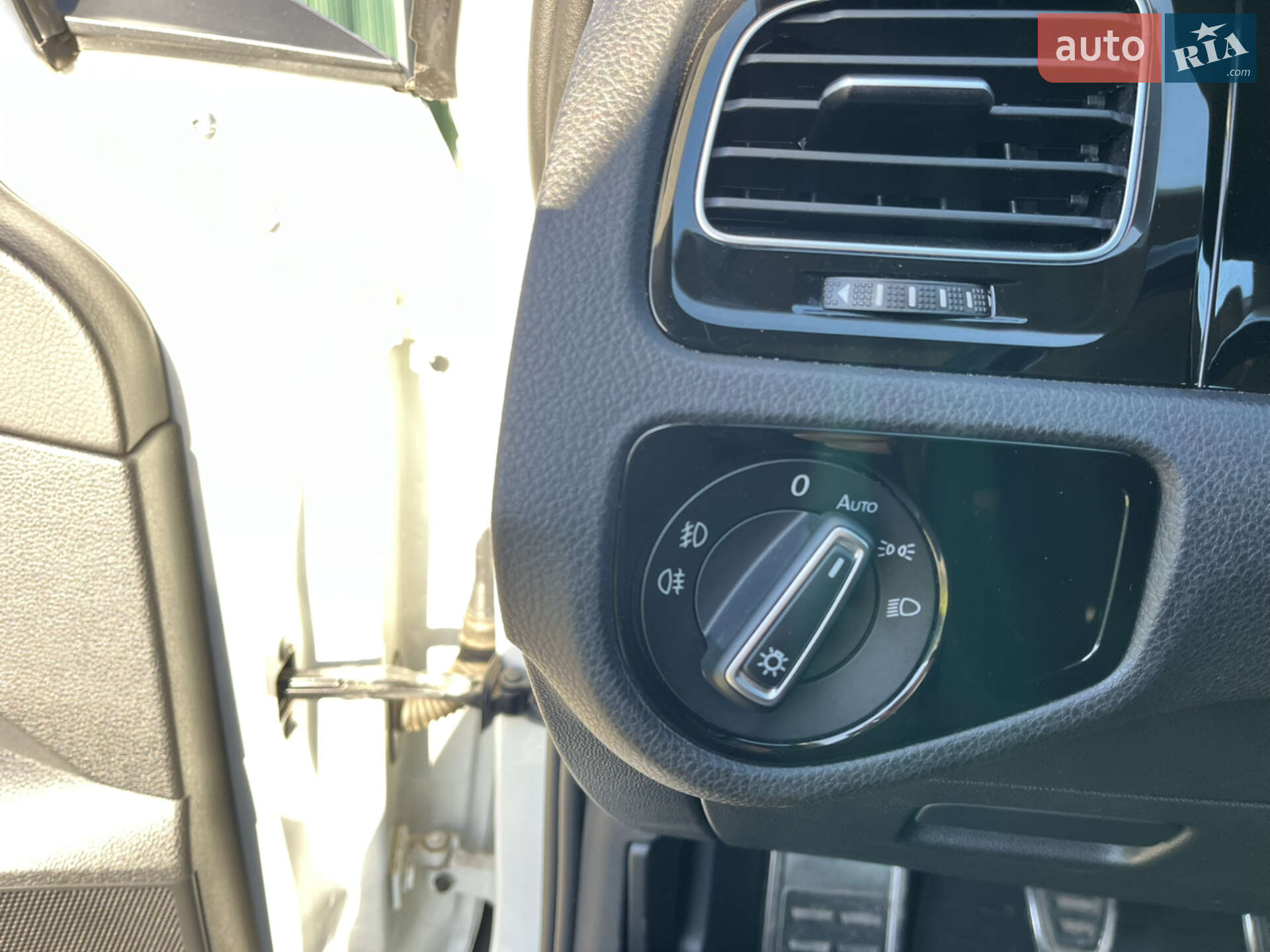 Volkswagen Golf 2016 VIN WVWZZZAUZGP625797 фото оголошення 69 з 73
