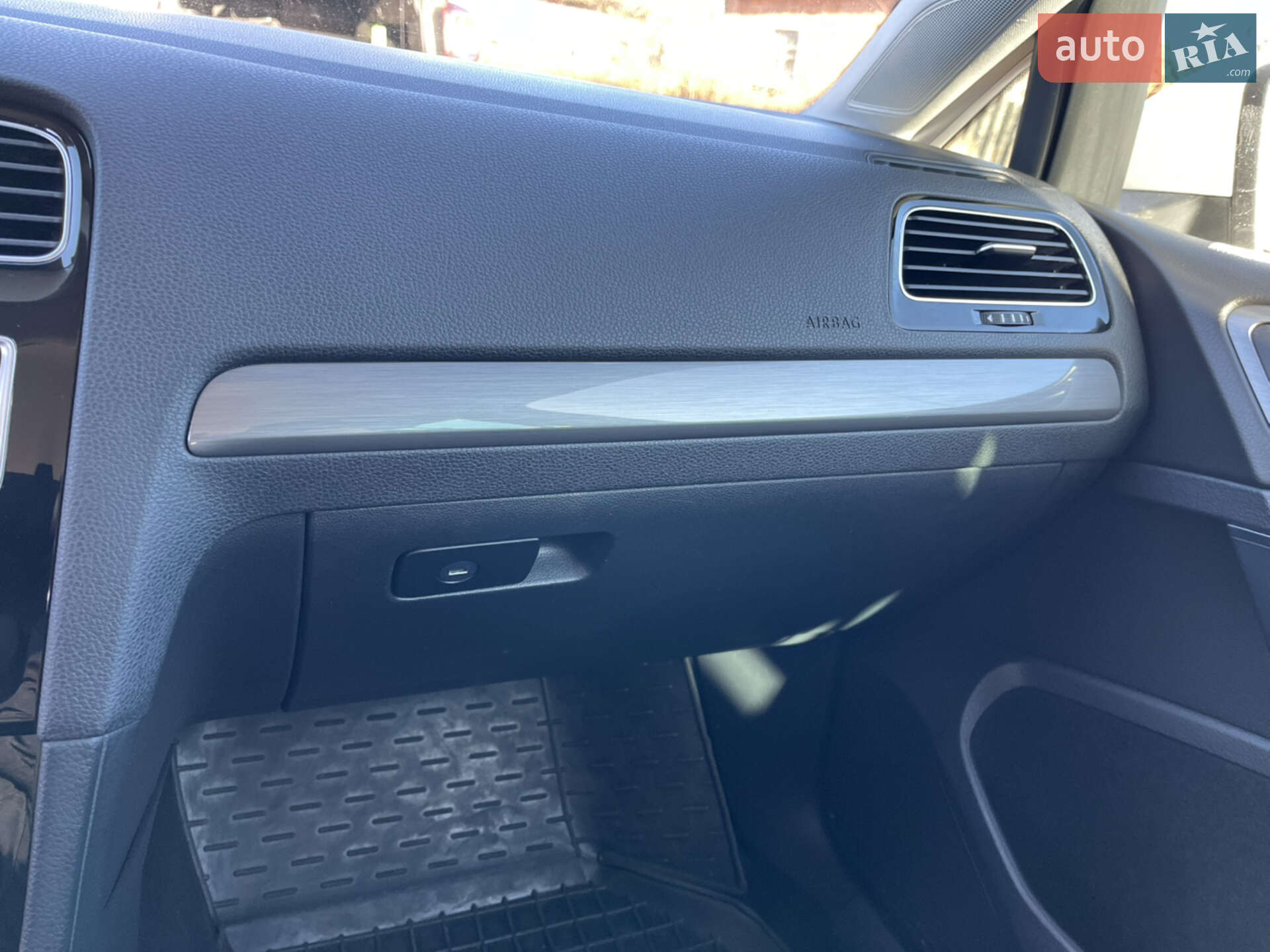 Volkswagen Golf 2016 VIN WVWZZZAUZGP625797 фото оголошення 71 з 73