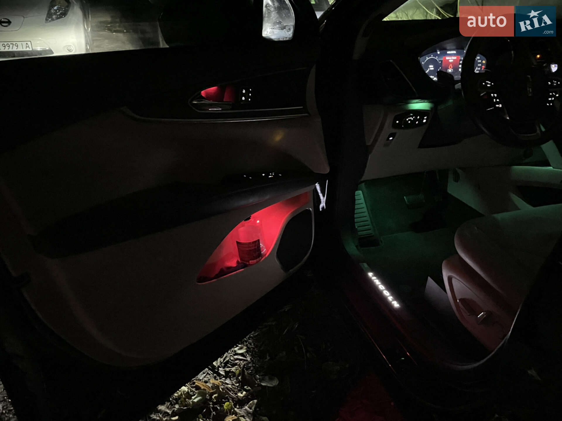 Lincoln Nautilus 2019 VIN 2LMPJ8LPXKBL61711 фото оголошення 37 з 41