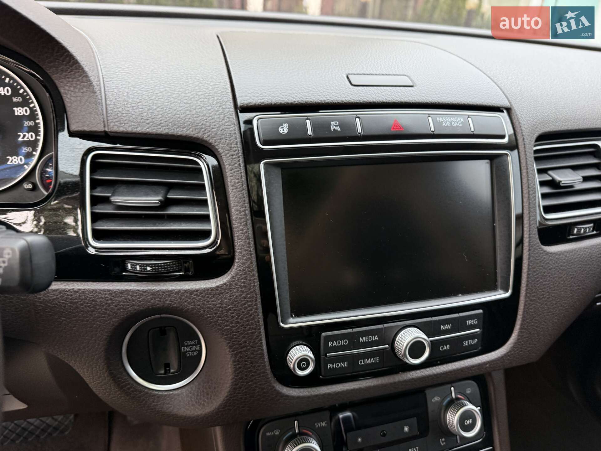 Volkswagen Touareg 2016 VIN WVGZZZ7PZGD028496 фото оголошення 40 з 43