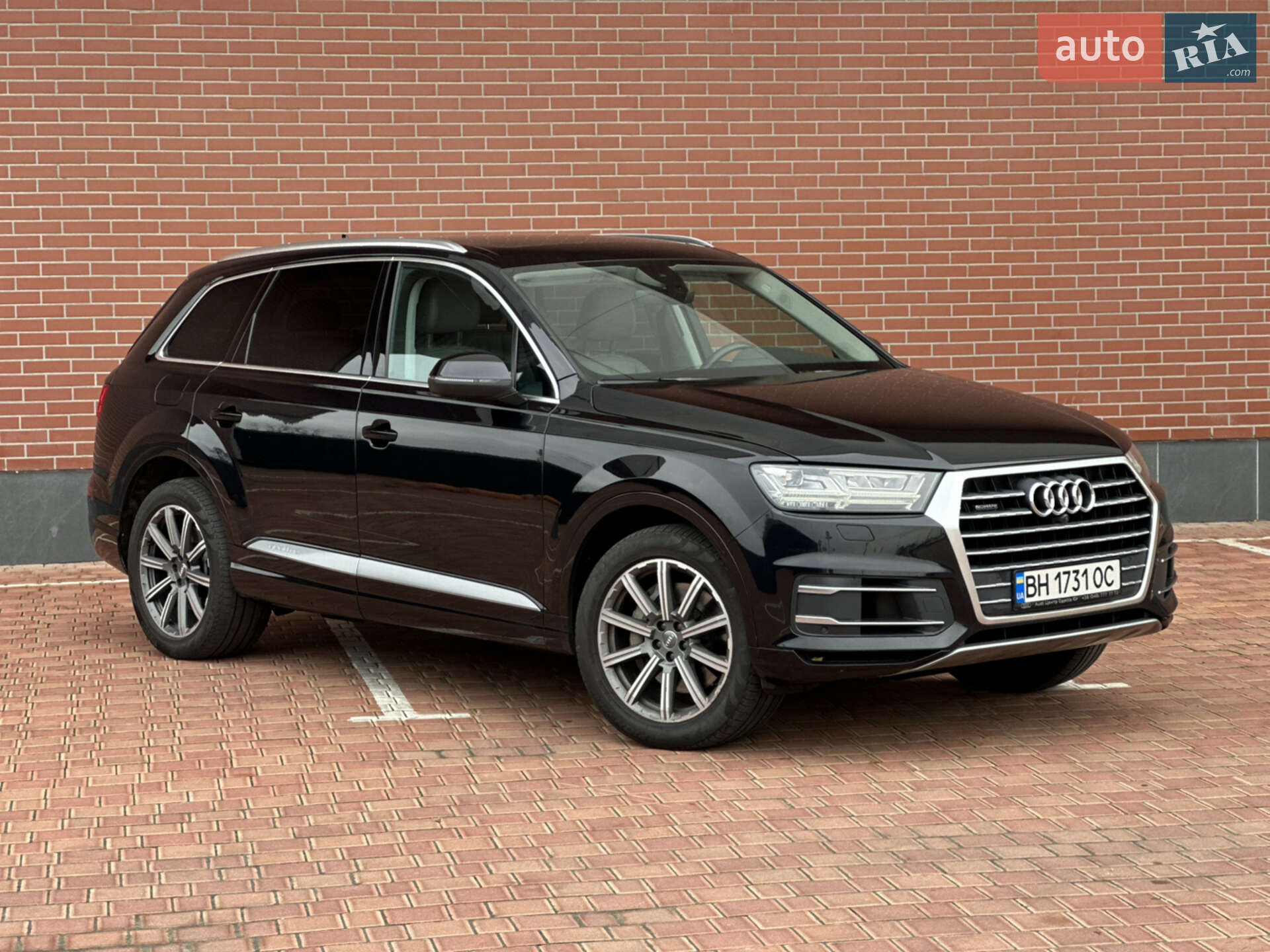 Audi Q7 2018 VIN WA1LAAF74JD051753 фото оголошення 2 з 76
