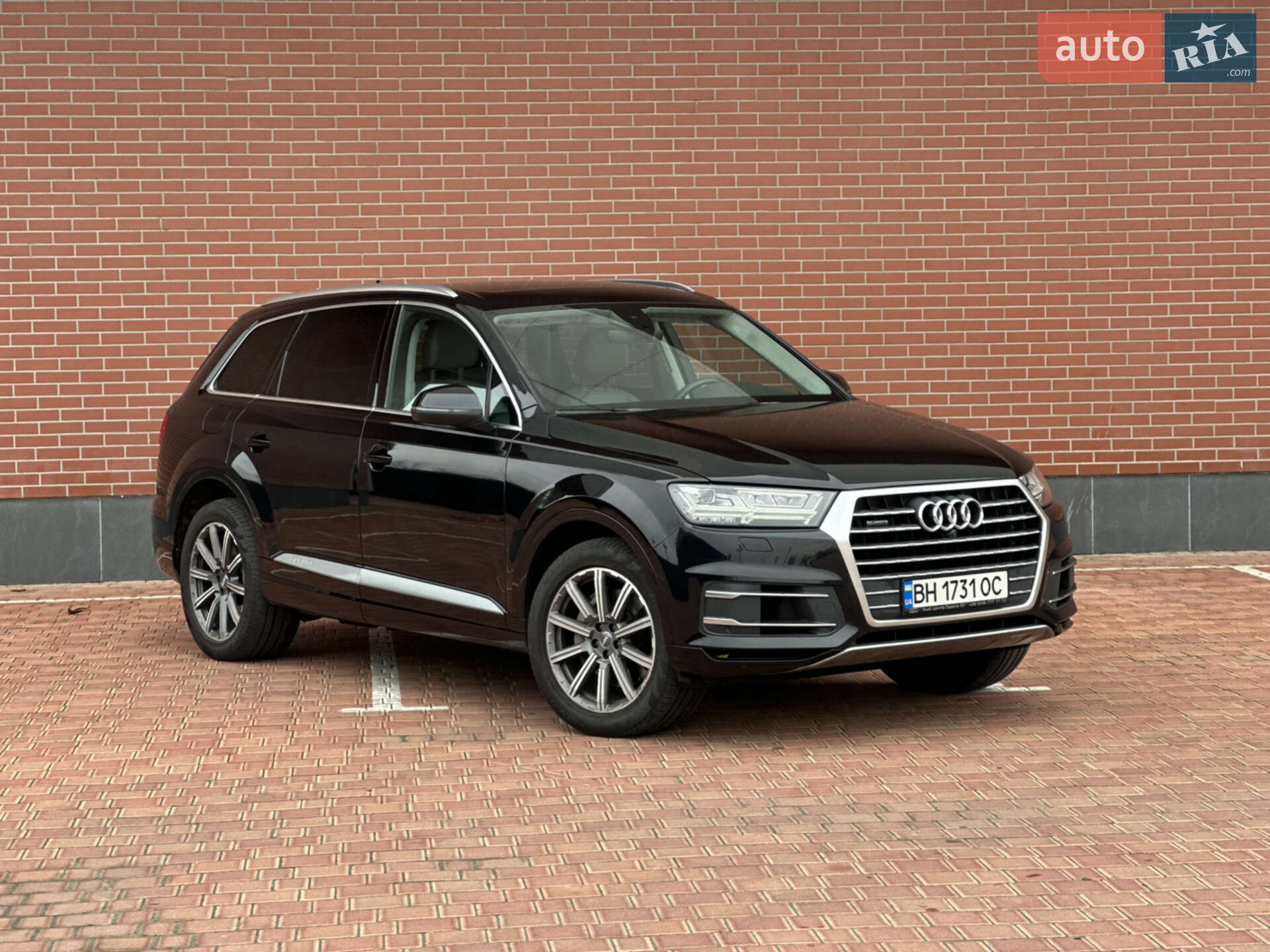 Audi Q7 2018 VIN WA1LAAF74JD051753 фото оголошення 3 з 76