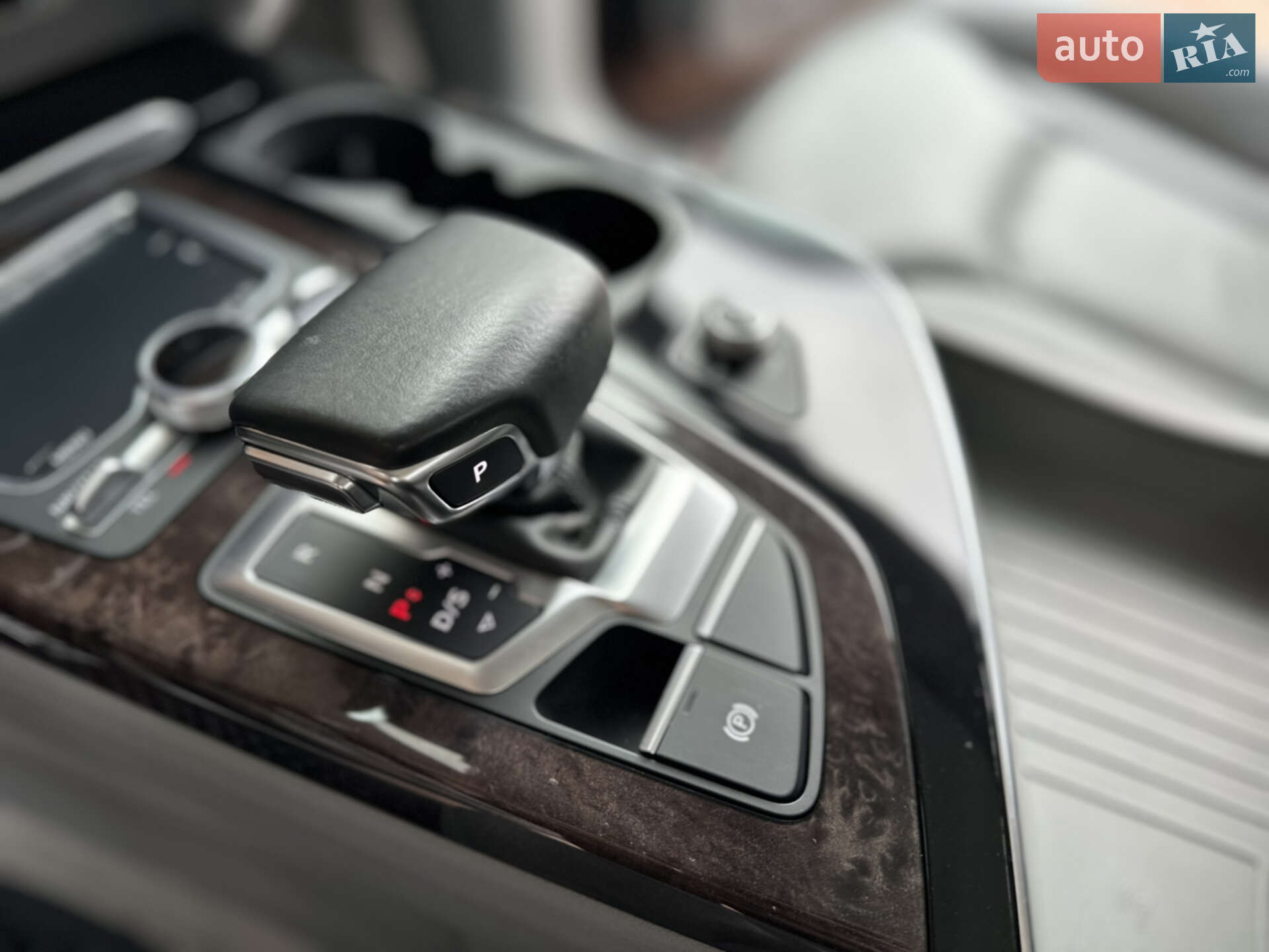 Audi Q7 2018 VIN WA1LAAF74JD051753 фото оголошення 39 з 76