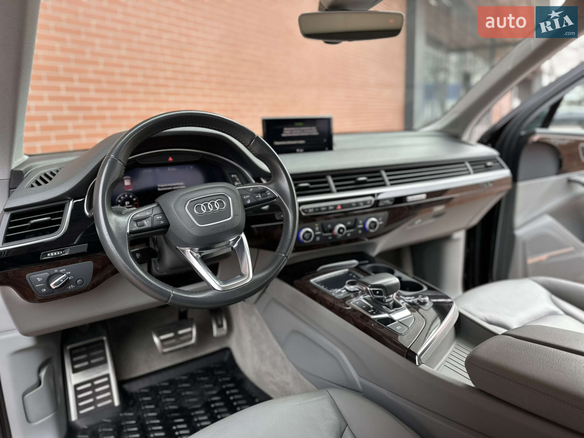 Audi Q7 2018 VIN WA1LAAF74JD051753 фото оголошення 24 з 76