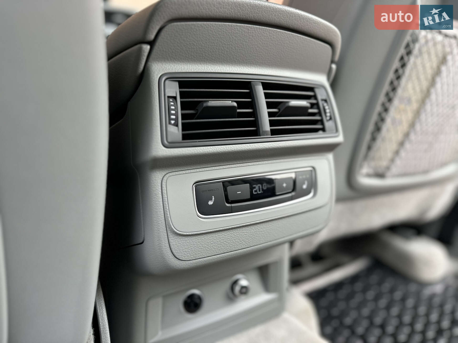 Audi Q7 2018 VIN WA1LAAF74JD051753 фото оголошення 48 з 76