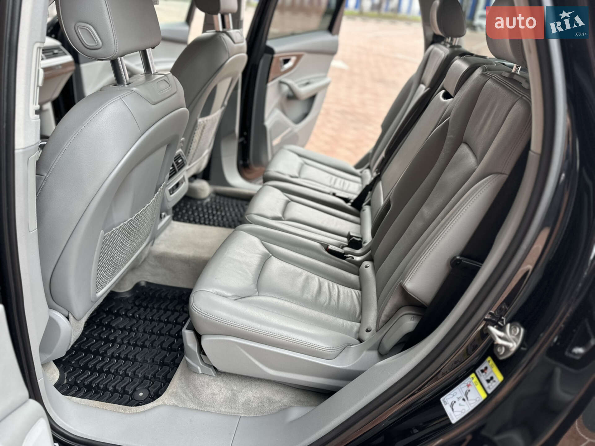 Audi Q7 2018 VIN WA1LAAF74JD051753 фото оголошення 33 з 76