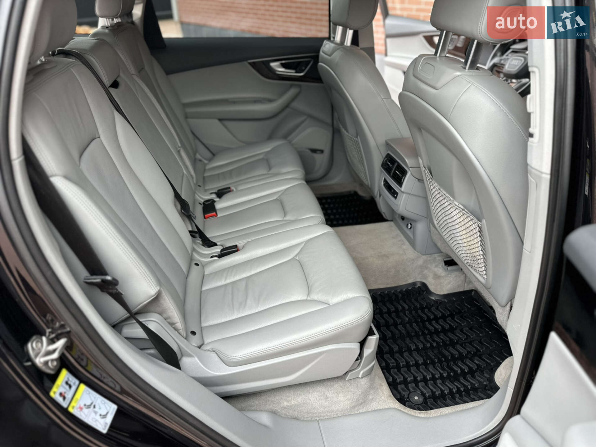 Audi Q7 2018 VIN WA1LAAF74JD051753 фото оголошення 32 з 76