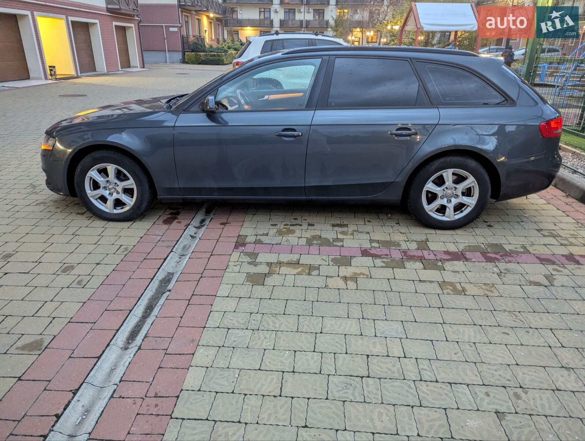 Audi A4 2010 VIN WAUZZZ8K0AA184856 фото оголошення 3 з 14