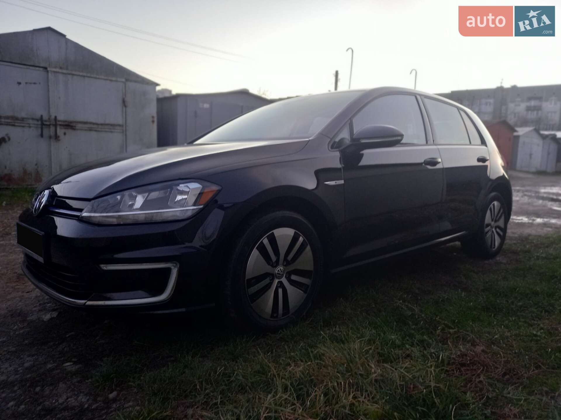 Volkswagen e-Golf 2018 VIN WVWKR7AU0KW903287 фото оголошення 10 з 31