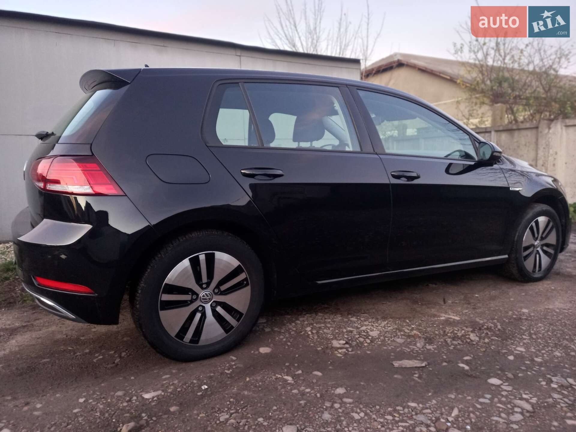 Volkswagen e-Golf 2018 VIN WVWKR7AU0KW903287 фото оголошення 18 з 31
