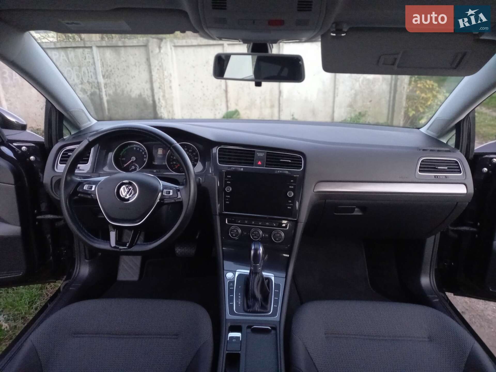 Volkswagen e-Golf 2018 VIN WVWKR7AU0KW903287 фото оголошення 27 з 31