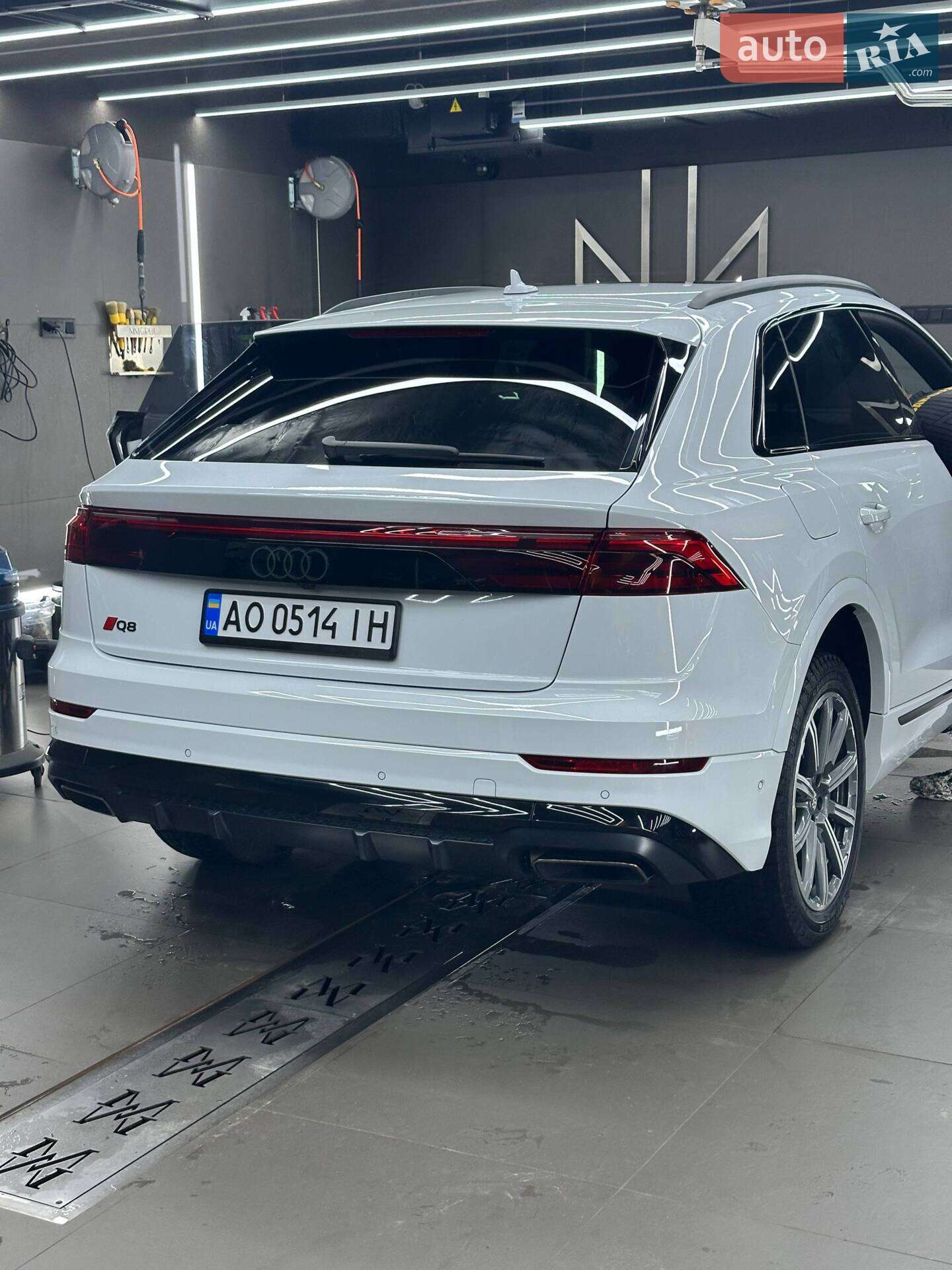 Audi Q8 2024 VIN WA1EVBF12RD009995 фото оголошення 14 з 25