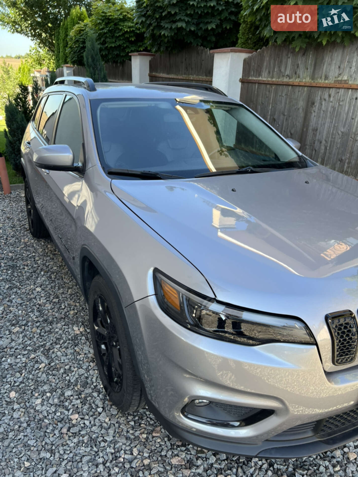 Jeep Cherokee 2020 VIN 1C4PJLLBXMD143997 фото оголошення 3 з 9