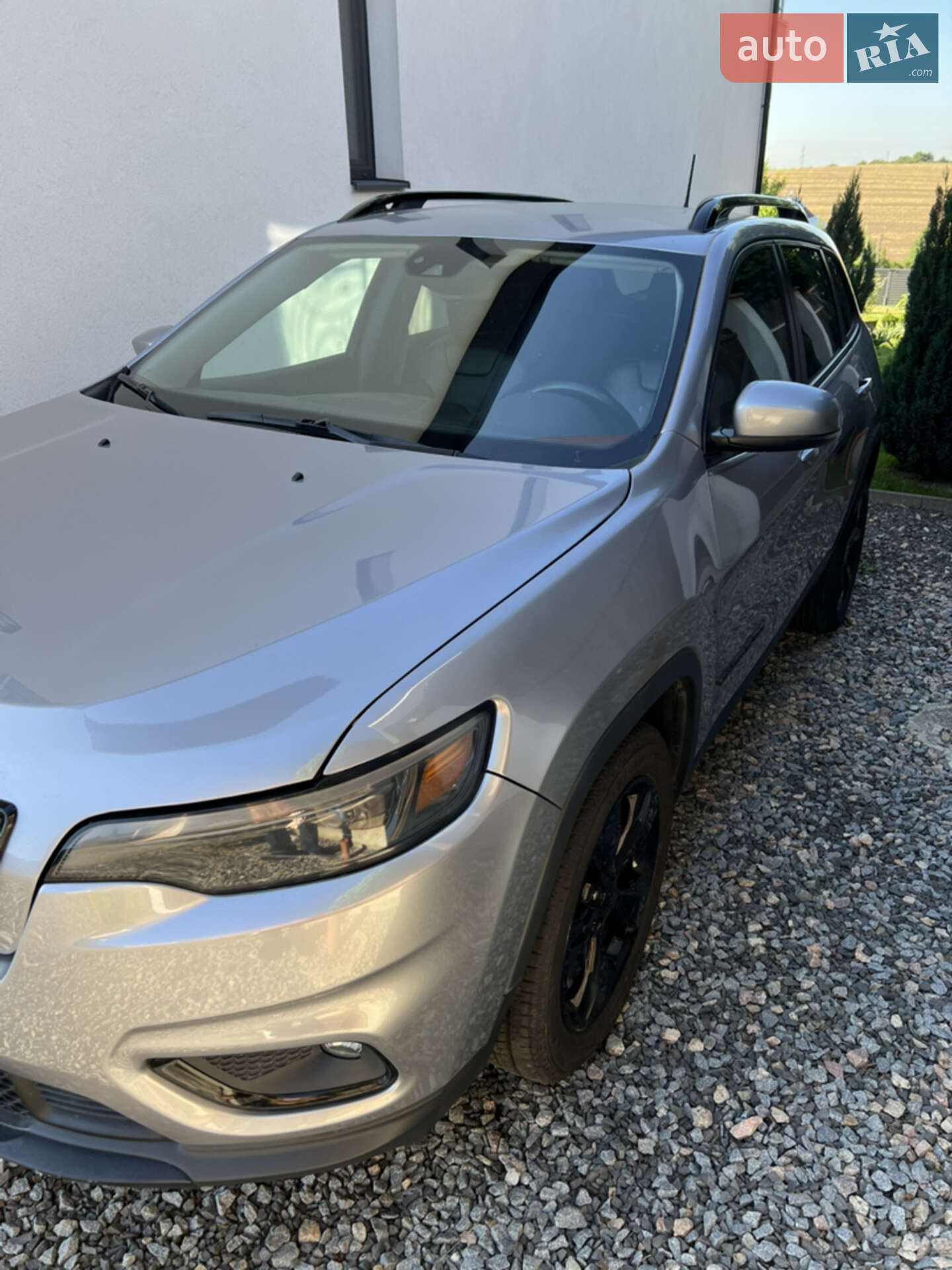 Jeep Cherokee 2020 VIN 1C4PJLLBXMD143997 фото оголошення 5 з 9