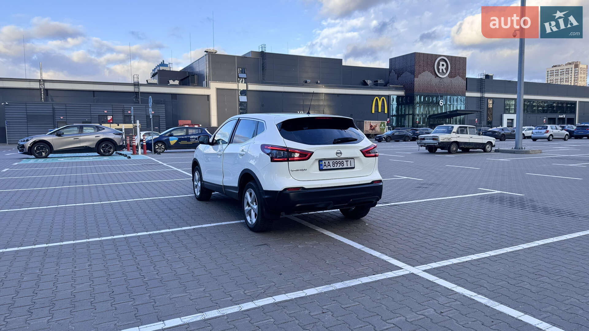 Nissan Qashqai 2018 VIN SJNFEAJ11U2439726 фото оголошення 13 з 20