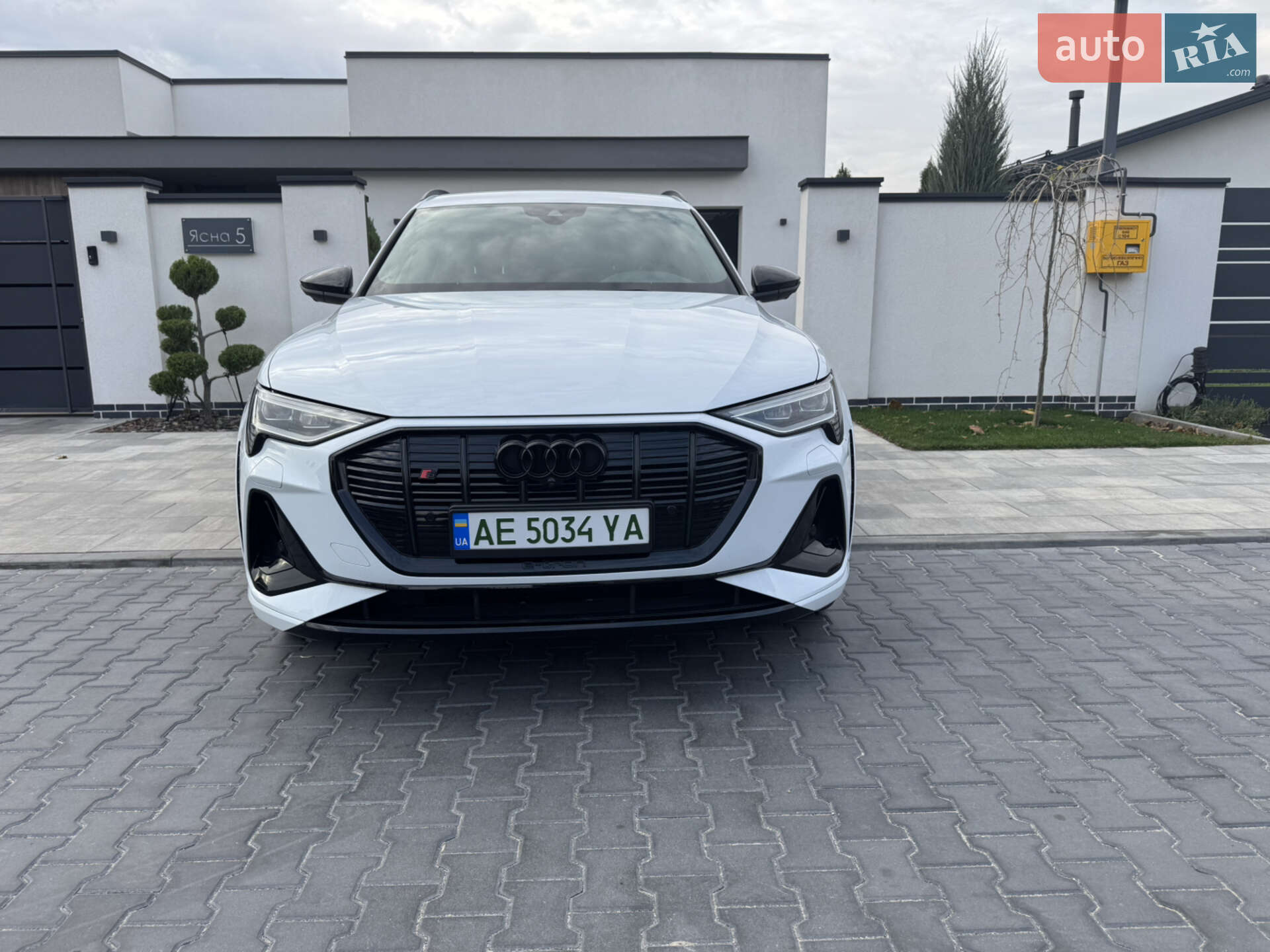 Audi e-tron S Sportback 2022 VIN WAUZZZGE6NB025562 фото оголошення 2 з 15