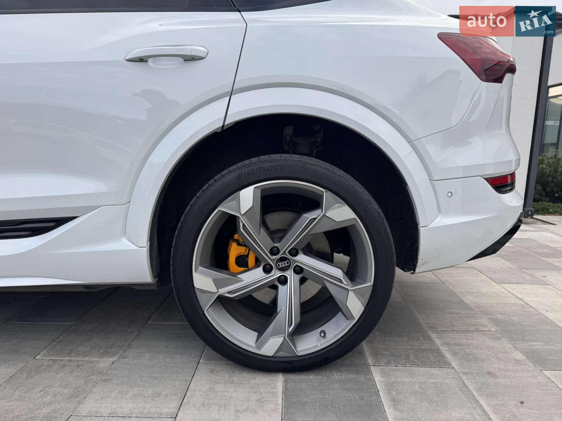 Audi e-tron S Sportback 2022 VIN WAUZZZGE6NB025562 фото оголошення 12 з 15