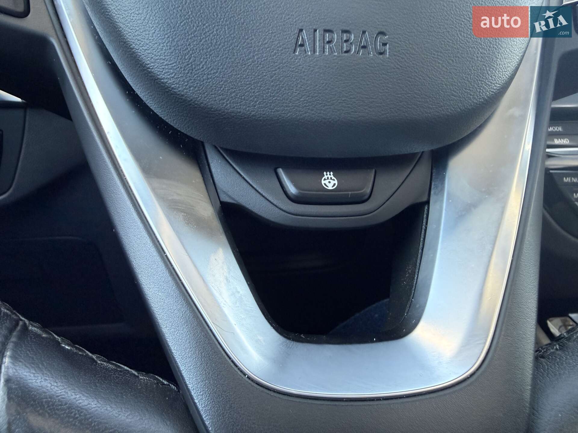 BMW X4 2019 VIN 5UXUJ5C59KLJ64026 фото оголошення 17 з 44
